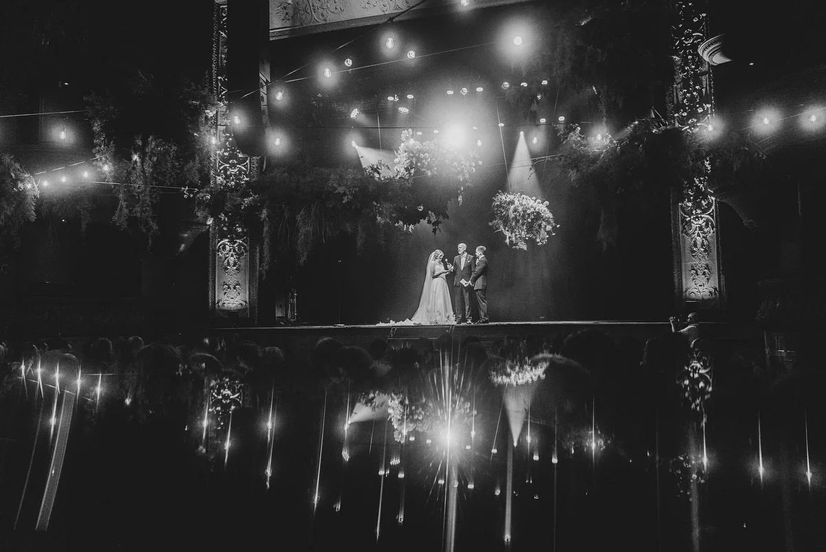 ✨ The rulebook? Tossed. This wedding was all about vision, creativity, and a party no one will forget.

From 20+ suspended floral installations, to tablescapes inspired by Alice in Wonderland (🍄 and all), to a surprise rock show, Lauren and Brad rea