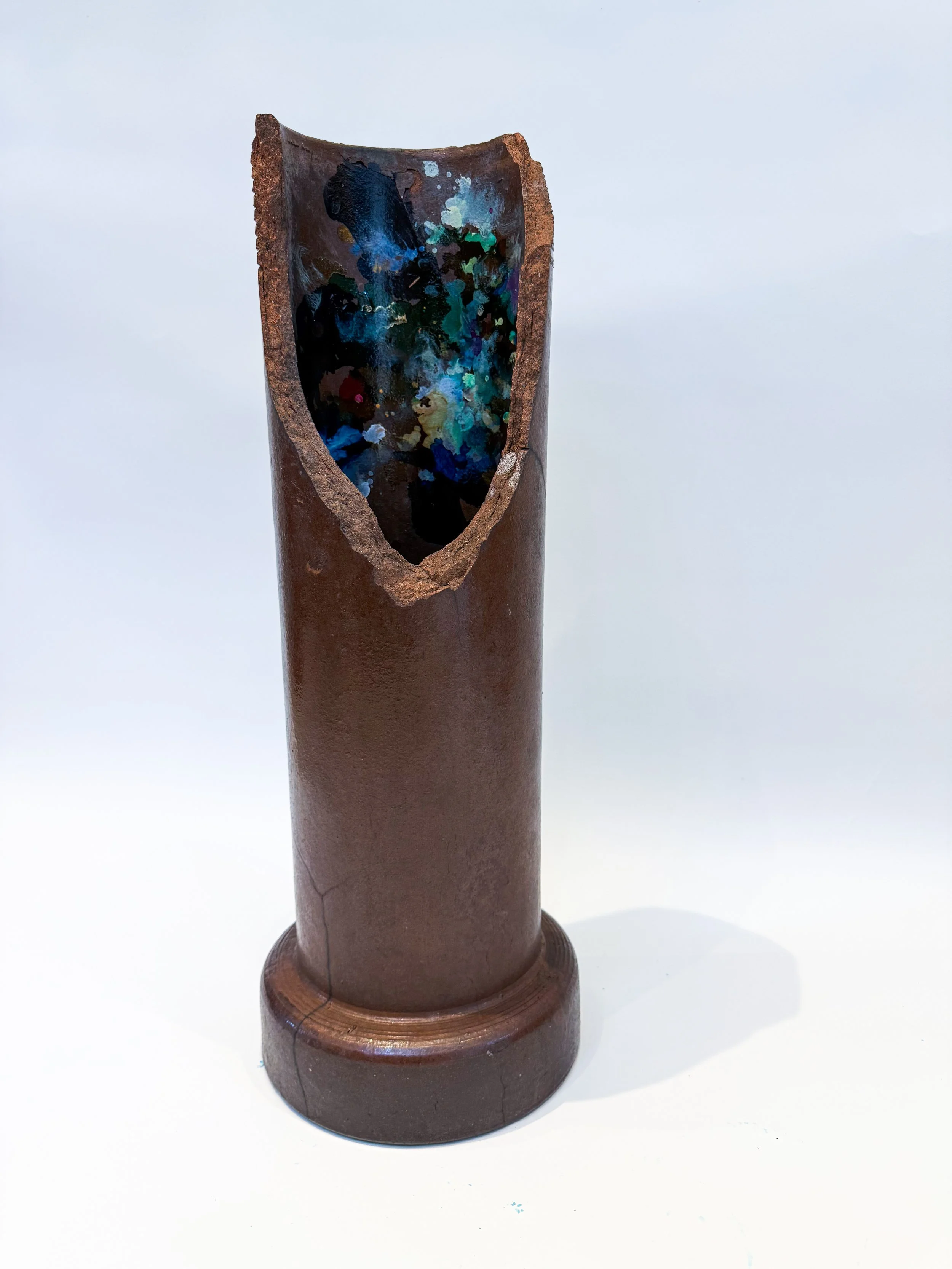 Pipe’in Up | 2026 |
engraved reclaimed terracotta, alcohol inks | 68 x 27 x 27 cm

