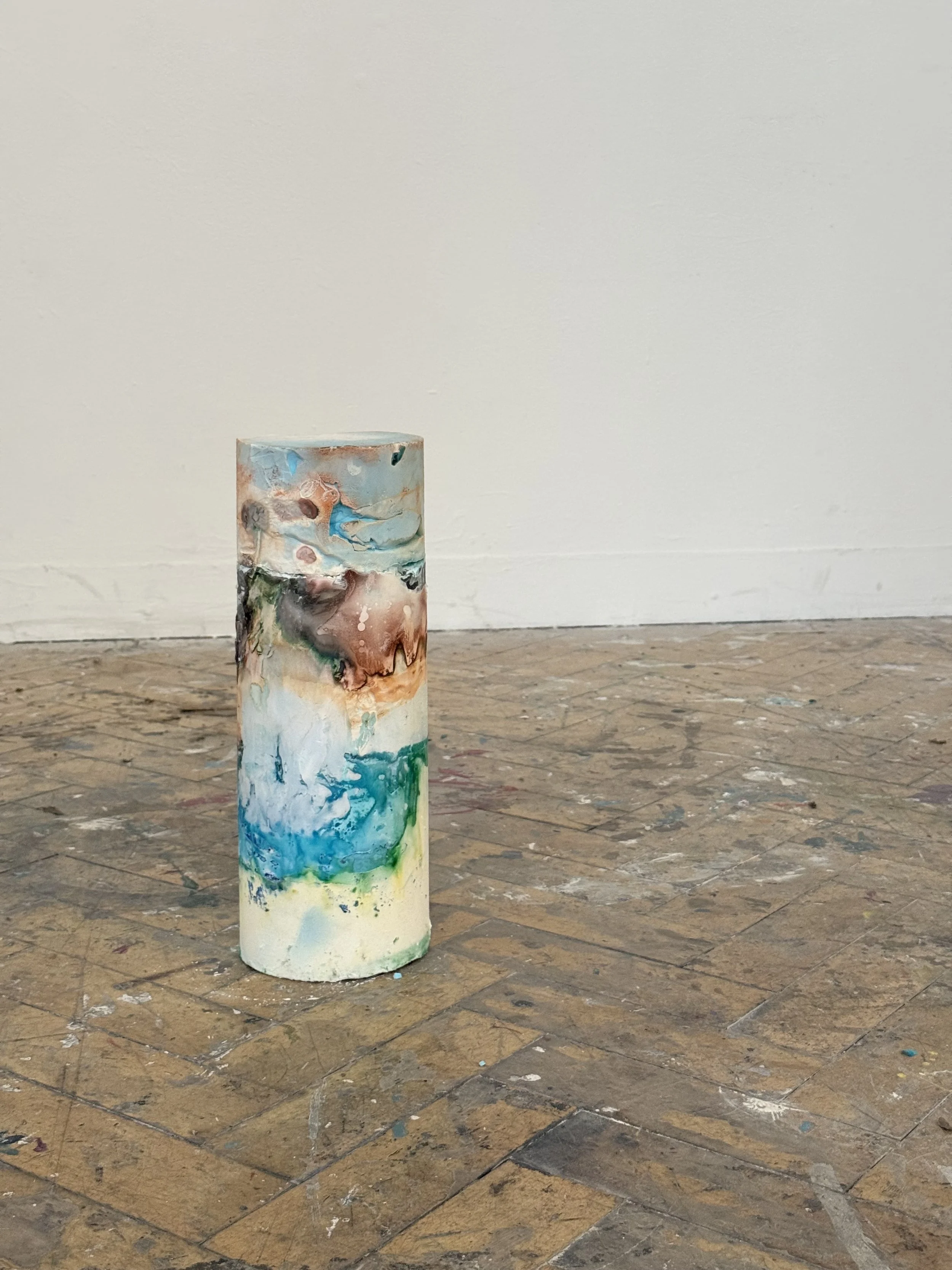 
Underrt Foot | 2026 |
Oil pigments, ink, engraved aqua cast eco resin | 47 x 52 x 52 cm