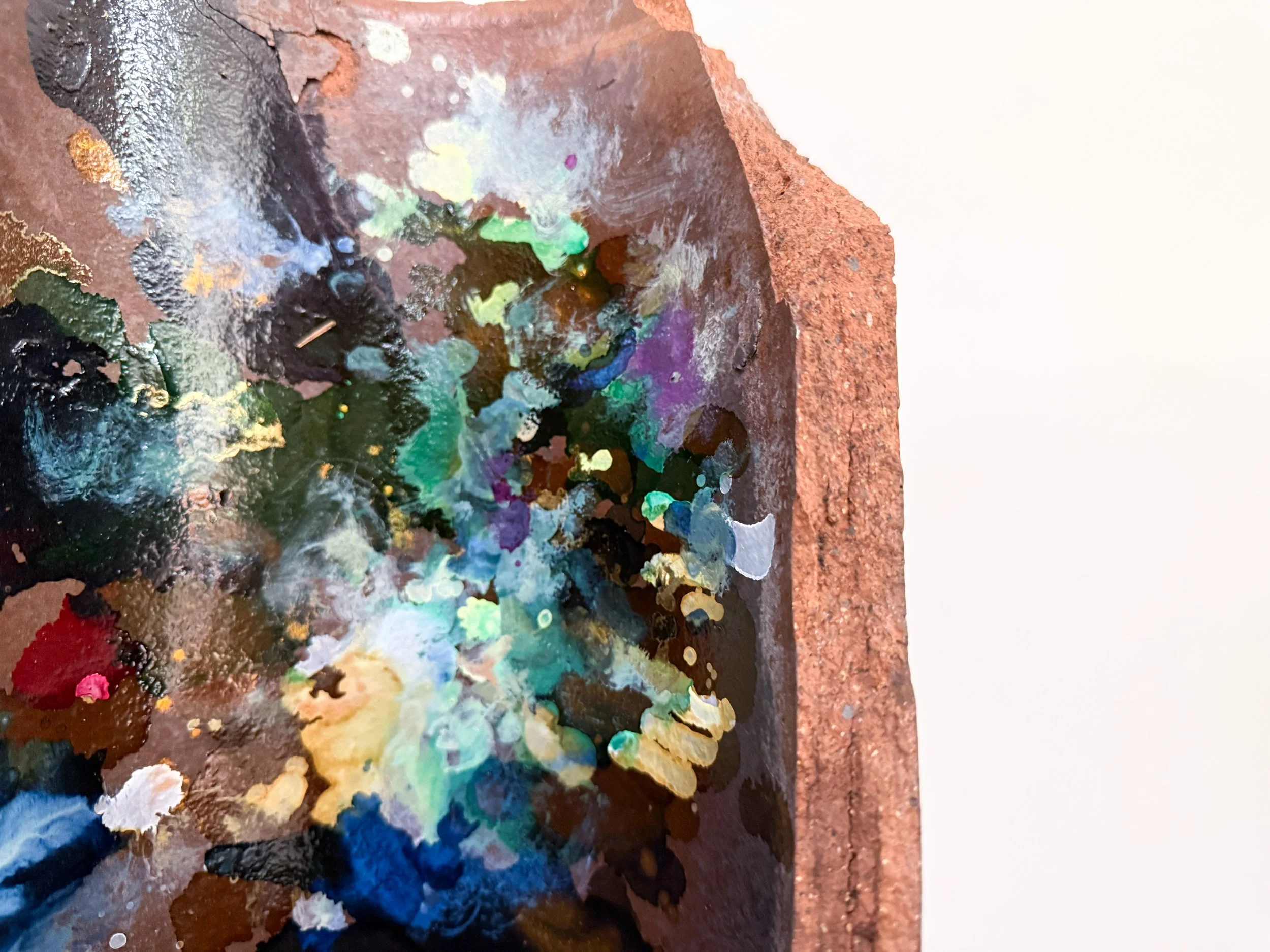 Pipe’in Up | 2026 |
engraved reclaimed terracotta, alcohol inks | 68 x 27 x 27 cm
