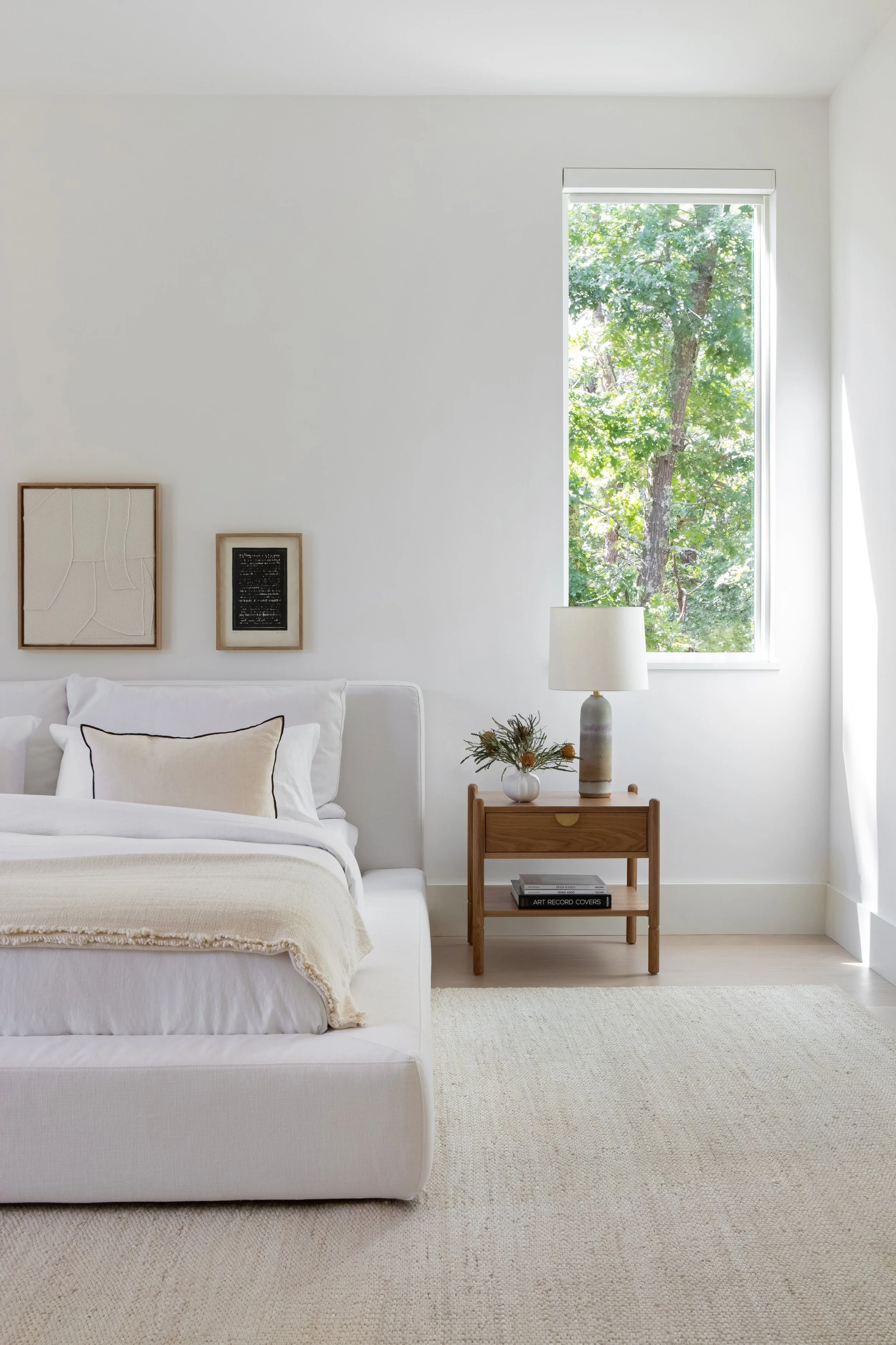 34.+Hamptons+Modern+by+Chango+&+Co.+-+Guestroom+Nightstand+Detail.jpg