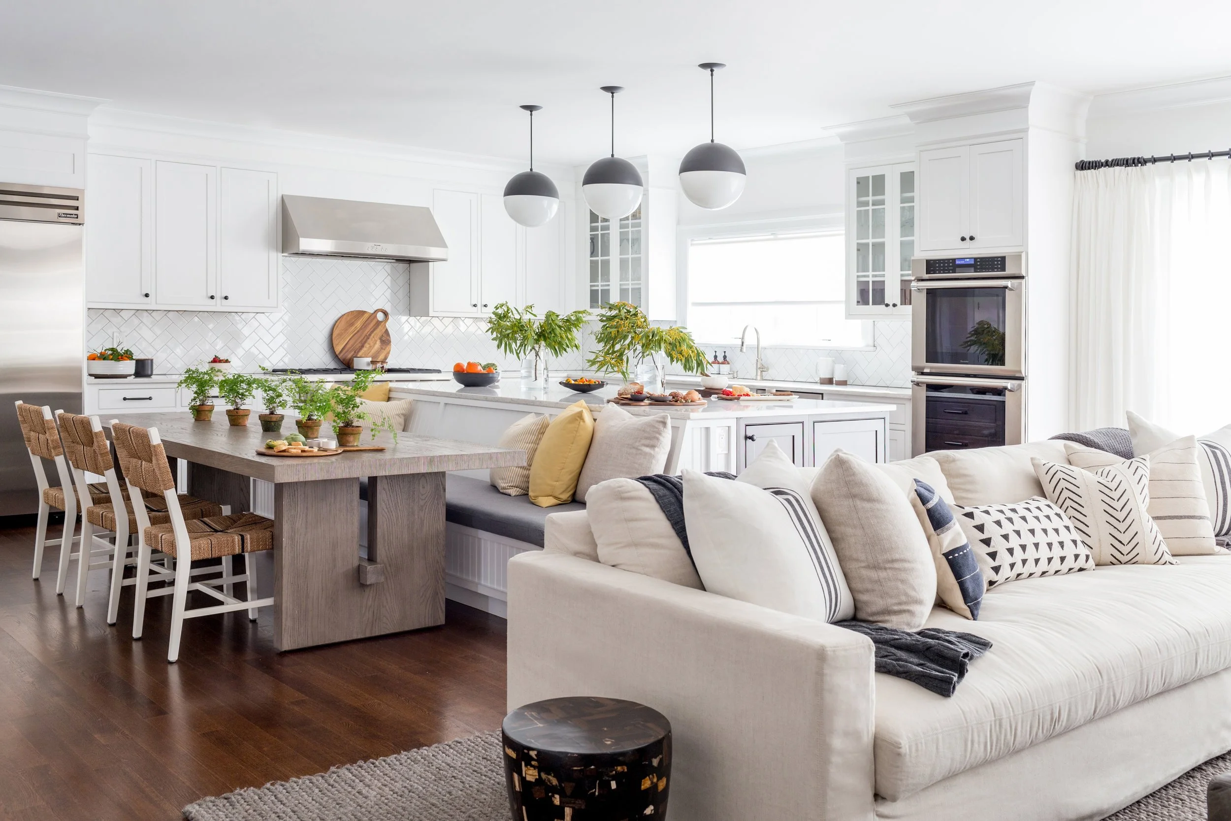 14.+Westchester+Modern+Family+Abode+by+Chango+&+Co.+-+Kitchen+&+Family+Room+Angle.jpg