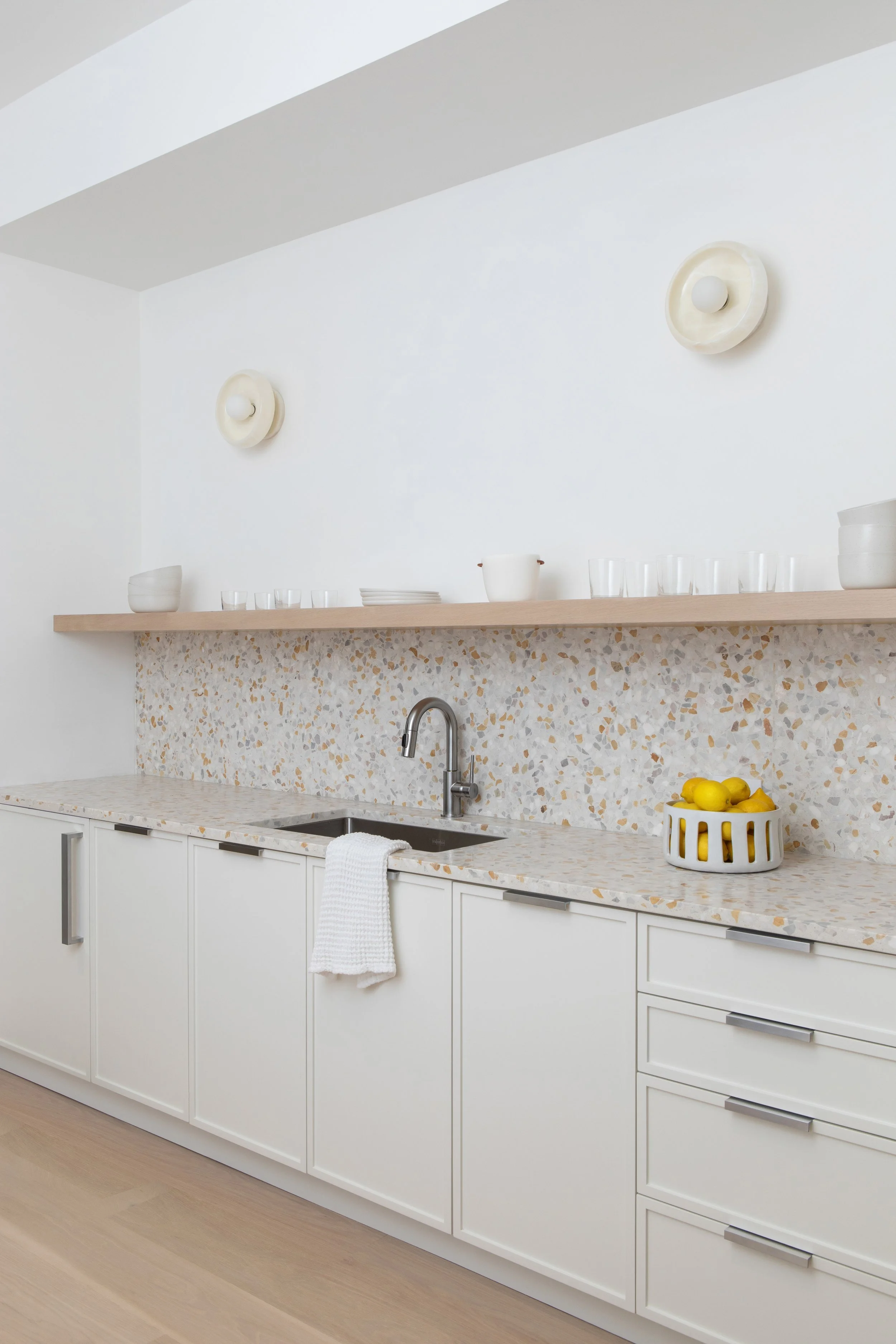 53.+Hamptons+Modern+by+Chango+&+Co.+-+Basement+Bar.jpg
