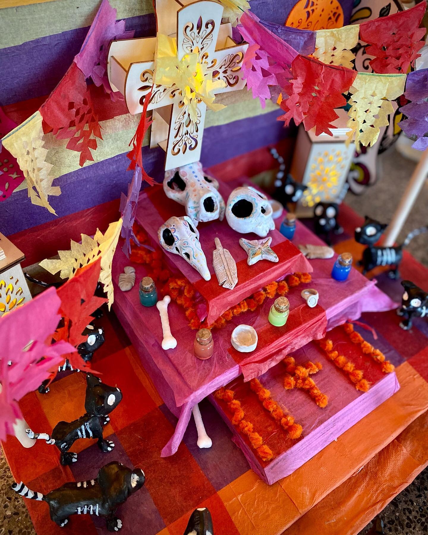 Our super good friend @zirzeroz is an 🙌incredible 🙌 local artist and made this ofrenda for Lunitas in order to celebrate D&iacute;a de los Muertos. We are so honoured to display this epic heartfelt piece of his. He made every single little animal, 