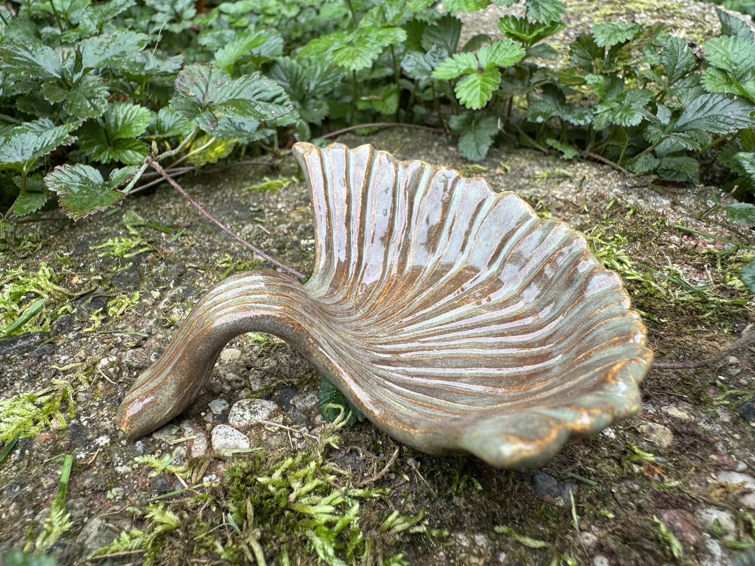 Ginko leaf dish G19 2.jpg