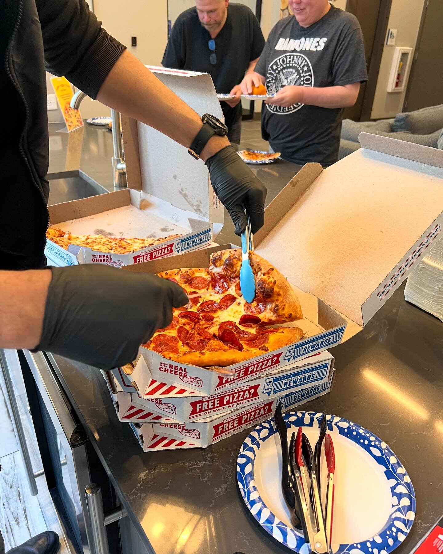 🍕 Big thanks to all our awesome residents who joined the party and made our Pi Day celebration a slice of heaven! Indulging in a slice of &pi;(e) has never been more fun! Check out the highlights from our &lsquo;pizza&rsquo; Pi Day event. Your enthu