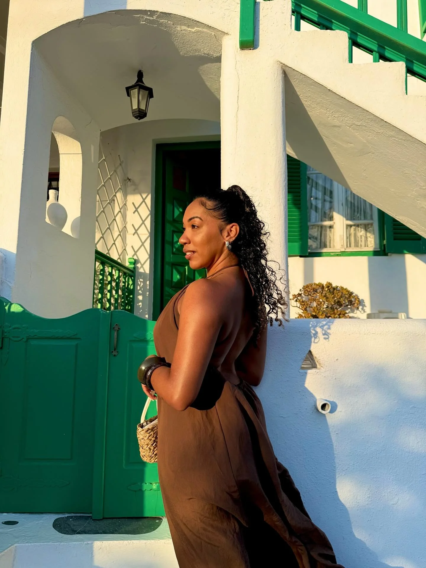 I thought if I could hold onto these moments in Greece, I can hold onto summer forever 😭🇬🇷💙 

Traveling with loved ones this year has really taught me that vacation is a time to breathe deeper, feel lighter, rediscover who you are, and share that