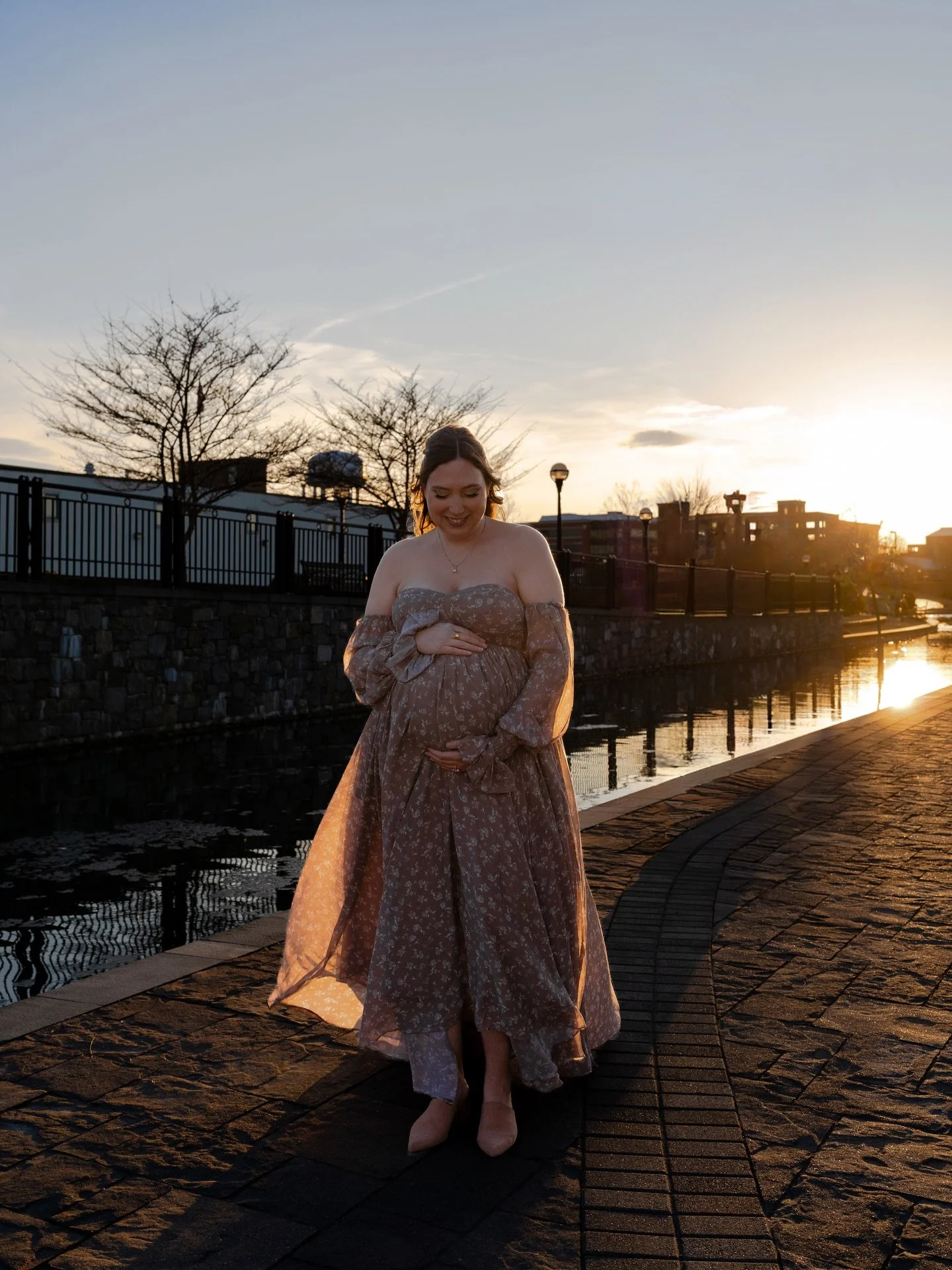 I don&rsquo;t photograph maternity stories often, but moments like this remind me why these sessions are so special &mdash; the calm before a whole new chapter begins. 🤍

Documenting the moments that matter.
Thank you @chrissywakeupagain &amp; @balt
