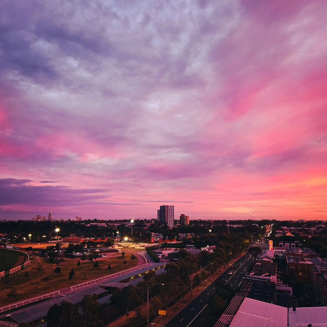 They say the sunsets in the west are best, but we are here to tell you that our sunrises go alright too! ☕

This morning delivered a spectacle in the sky, with pastel colours blending themselves above us as we all realised that it's FRI-YAY! ❤️💙🤍


