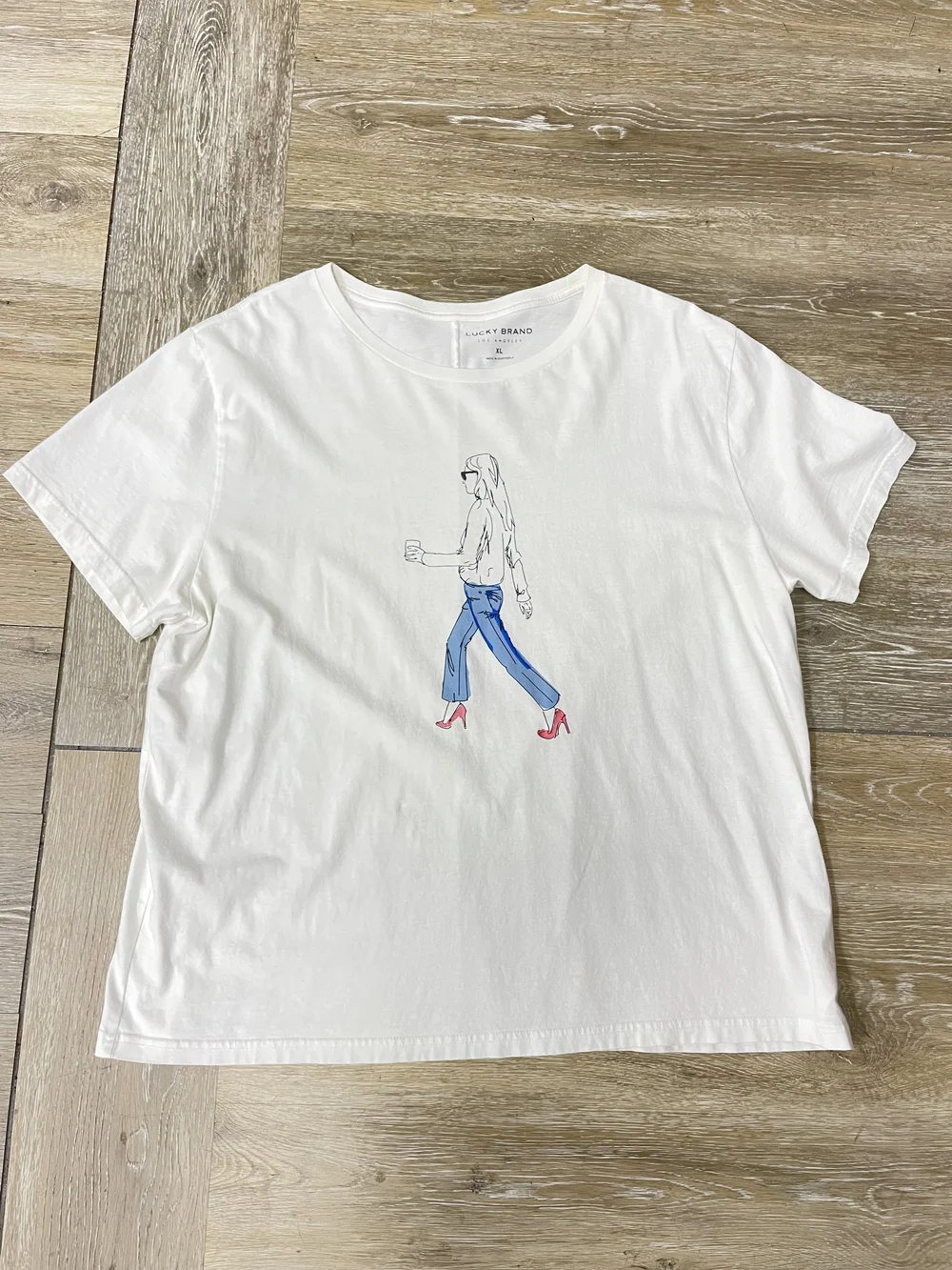 sheller♡ Lovely T shirt sheller♡ Lovely T shirt Seashell Shirt, Shell Graphic Tee