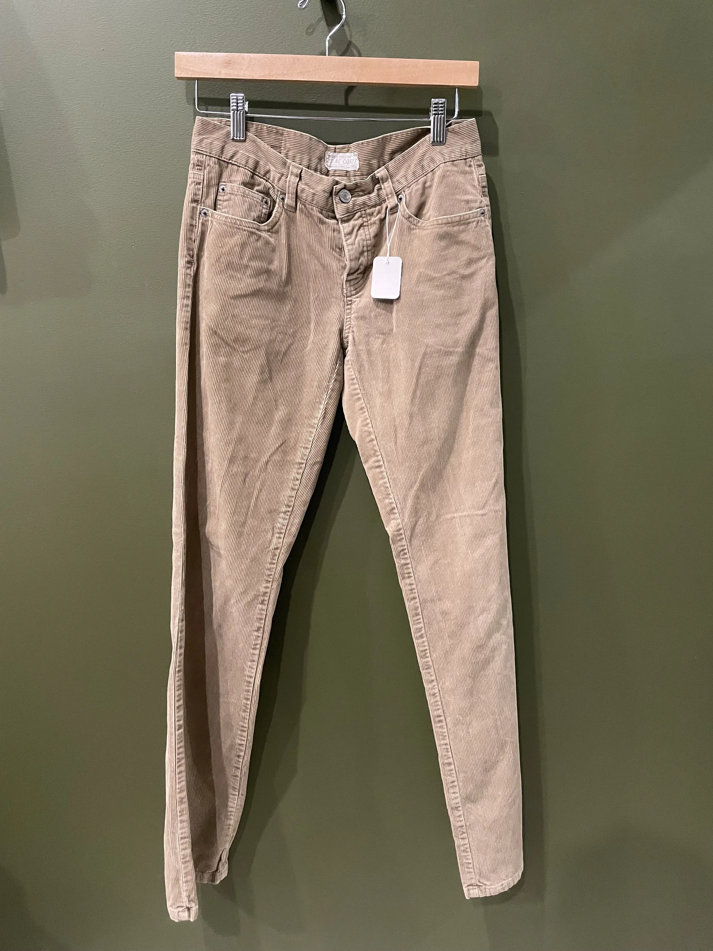 AE Vintage Khaki Corduroy Pants in a size 0