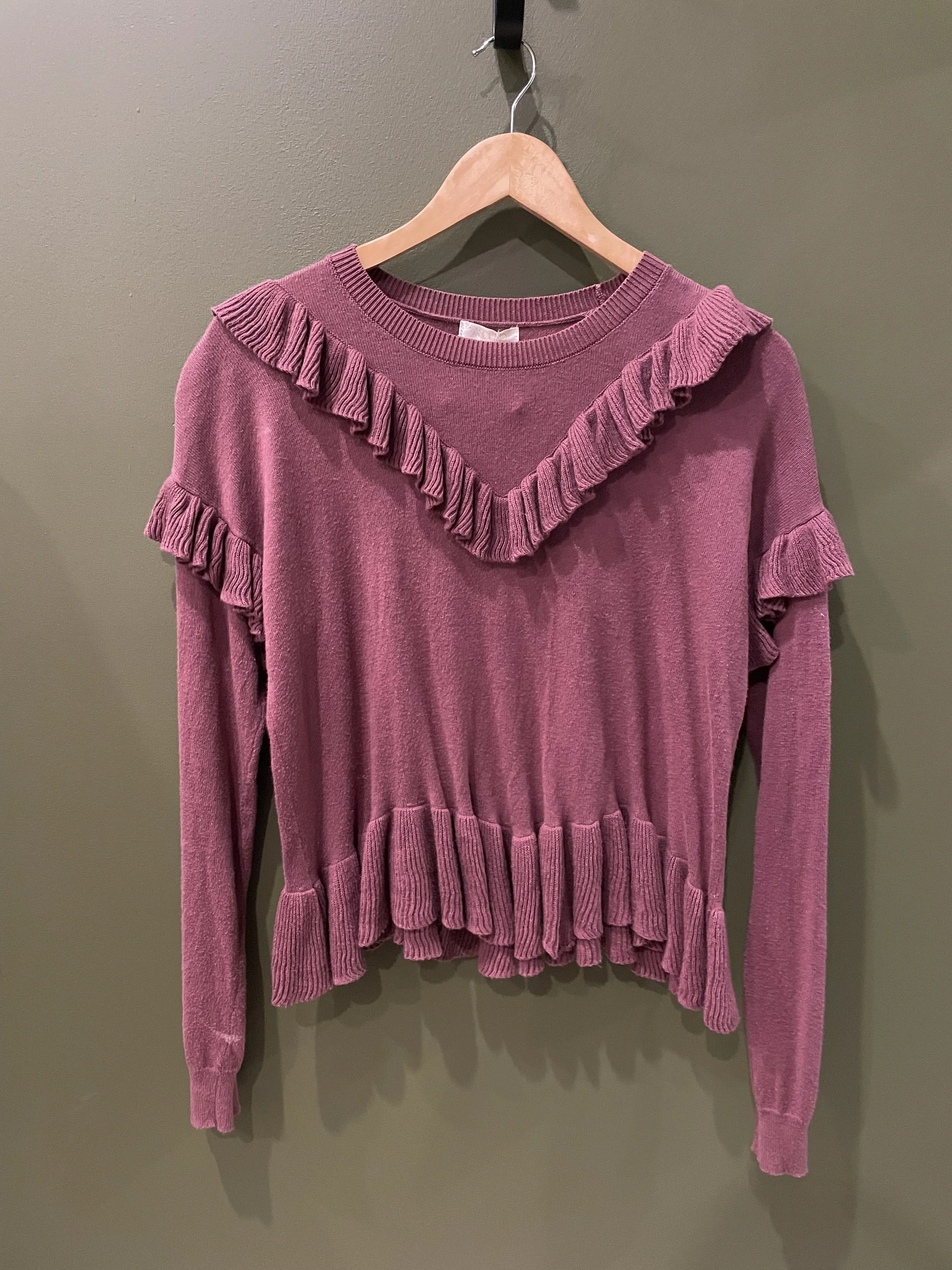Chic Ruffled Mauve Sweater in size s