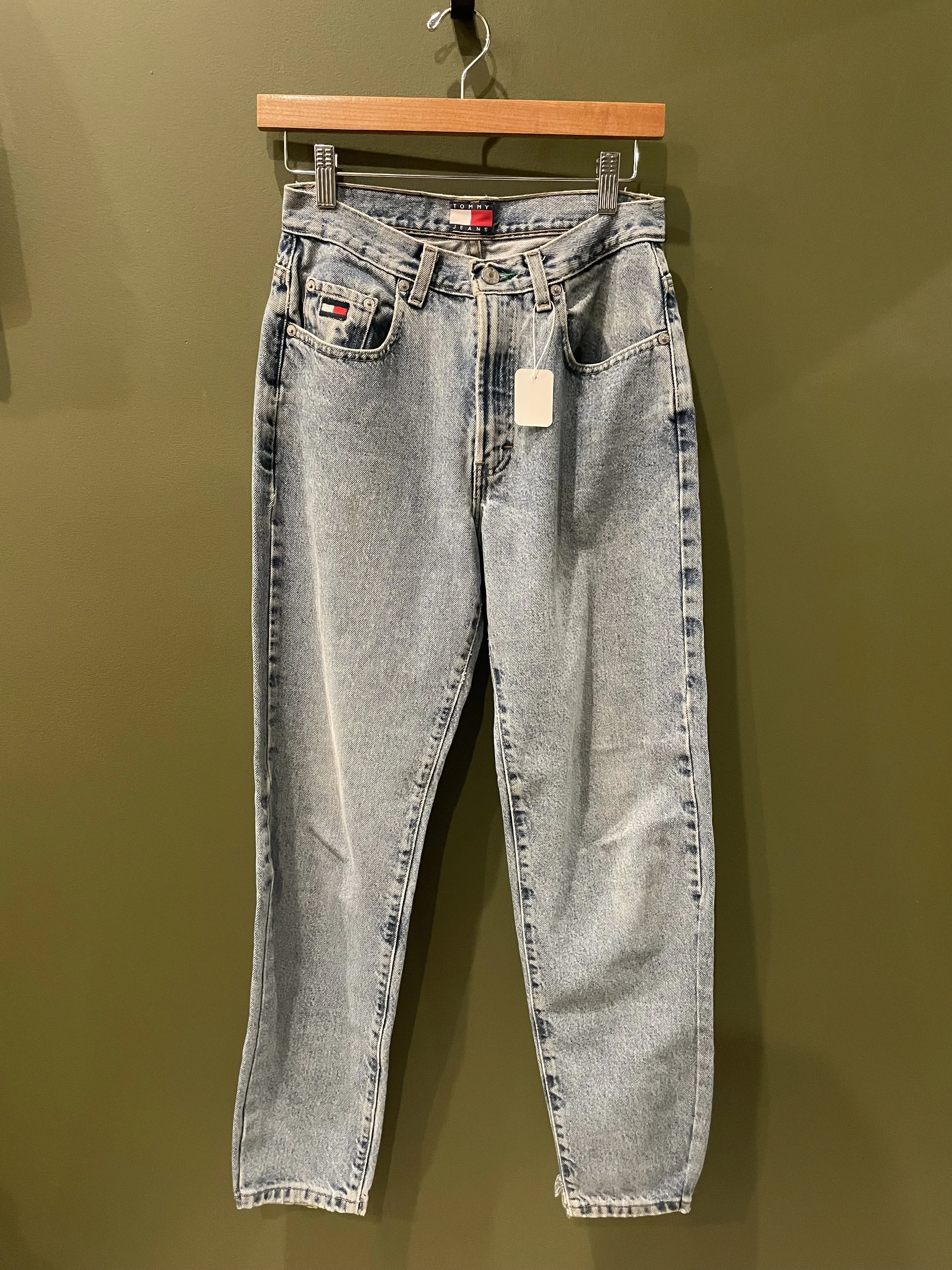 Tommy Hilfiger Vintage Straight-Leg Denim Jeans in size 4 — SOLD