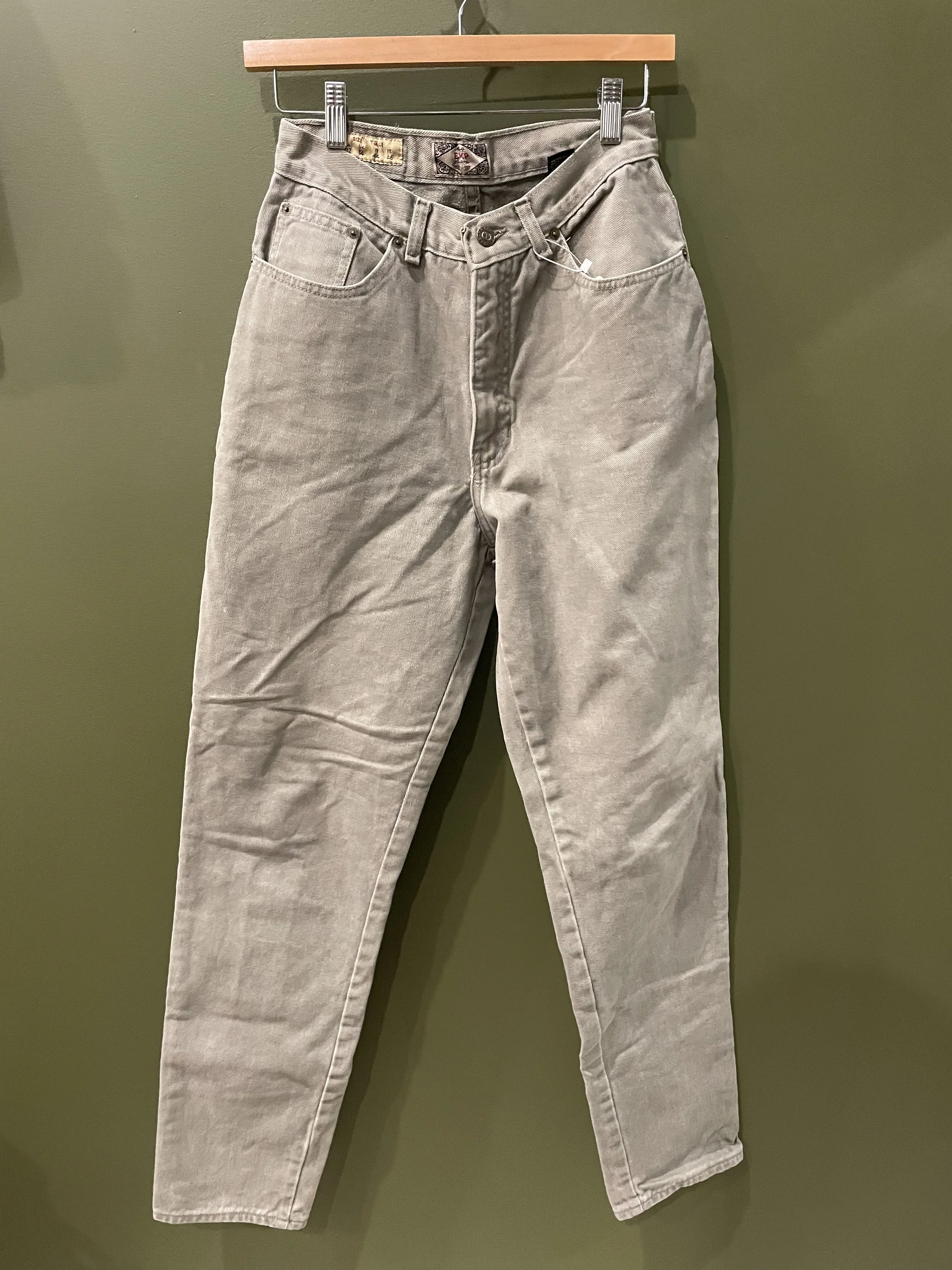 Express Vintage Stonewashed High-Rise Jeans in a size 11/12