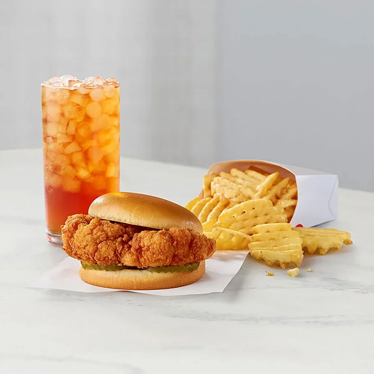 Chick-Fil-A-Cauliflower-Sandwich-Crop-Resize-DH-TOH-Courtesy-Chick-Fil-A-Inc..jpg