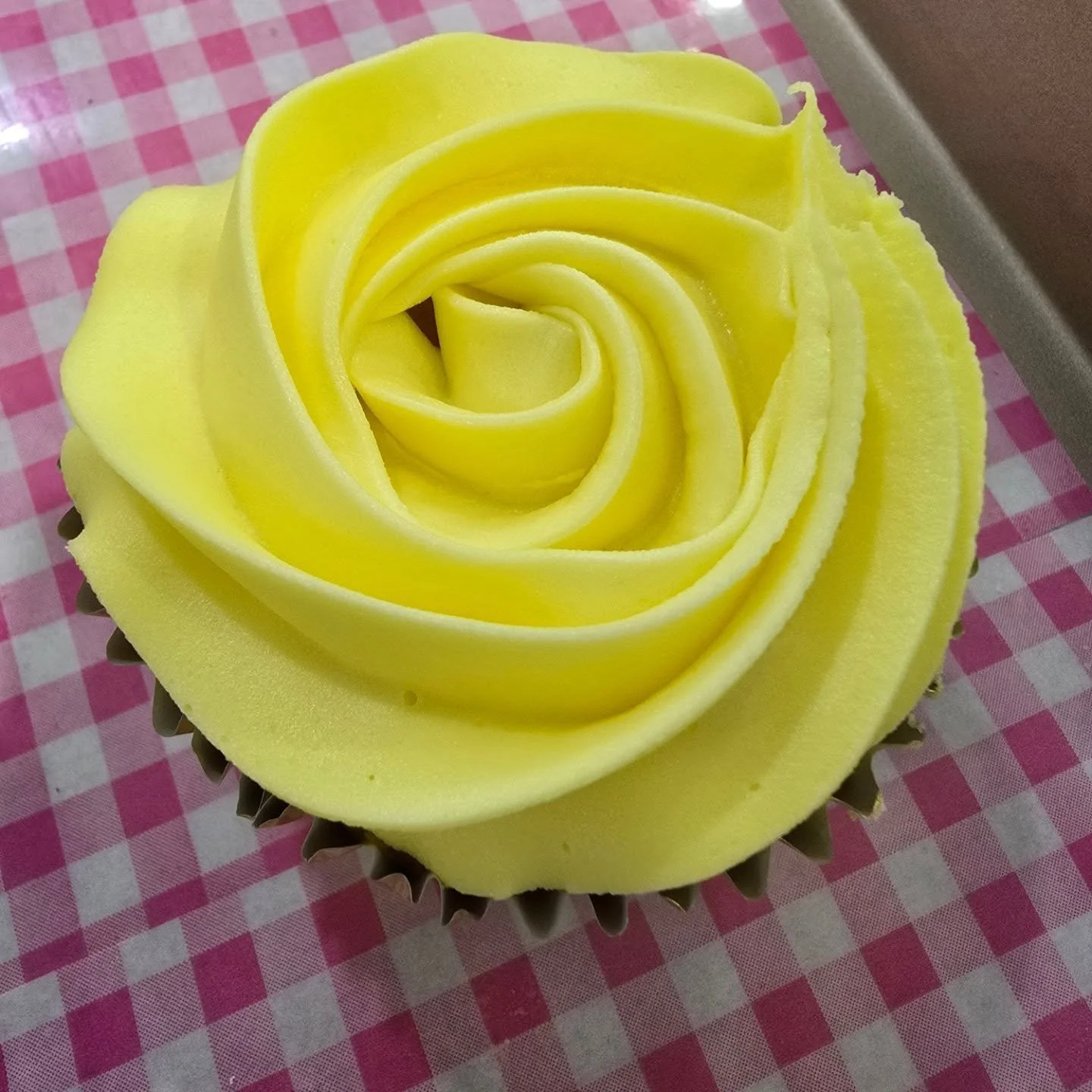 Where can you find us to try our delicious sweet treats? 

This Saturday 18th April you can find us at Coorparoo Marketplace. 

We will have all the favourites. 

🧁 Cupcakes
🍋 Lemon slice 
🍪 Cookie brownie
🍫 Choc dipped Brownies
And more...

We w