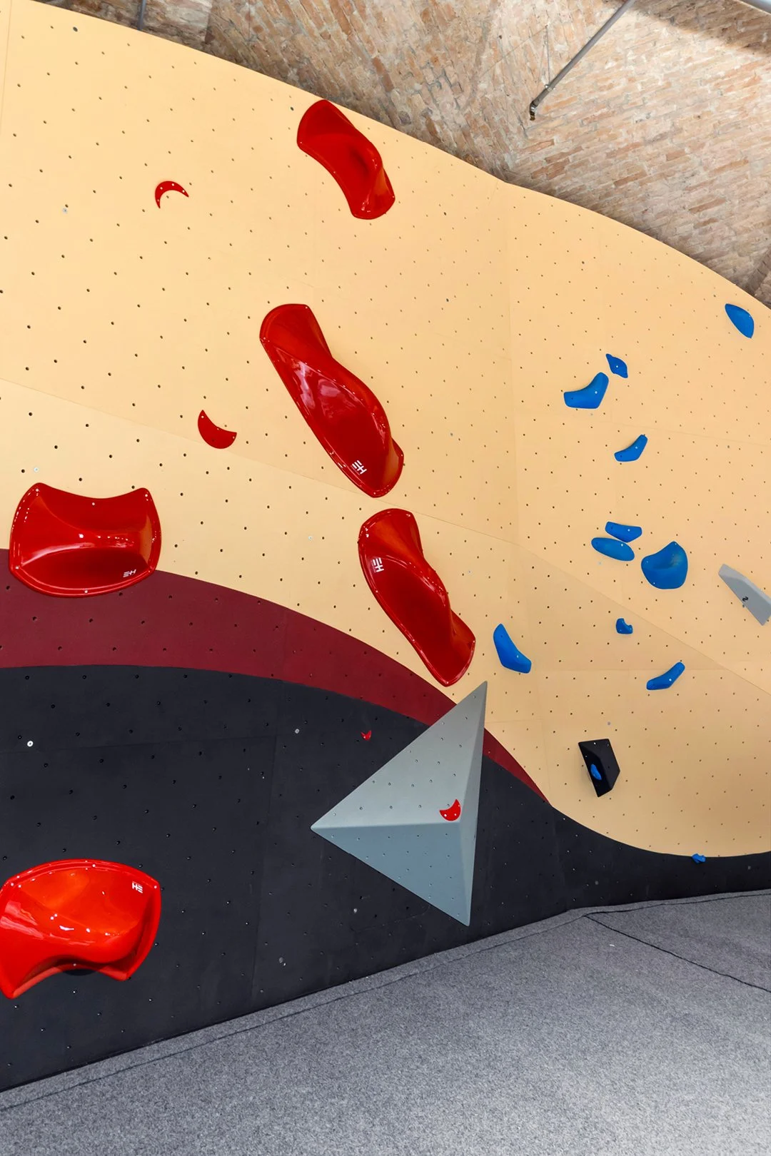 ITALY_Trieste, Friuli‑Venezia Giulia_DOLOMYTE BOULDERING GYM_WEB_13.jpg