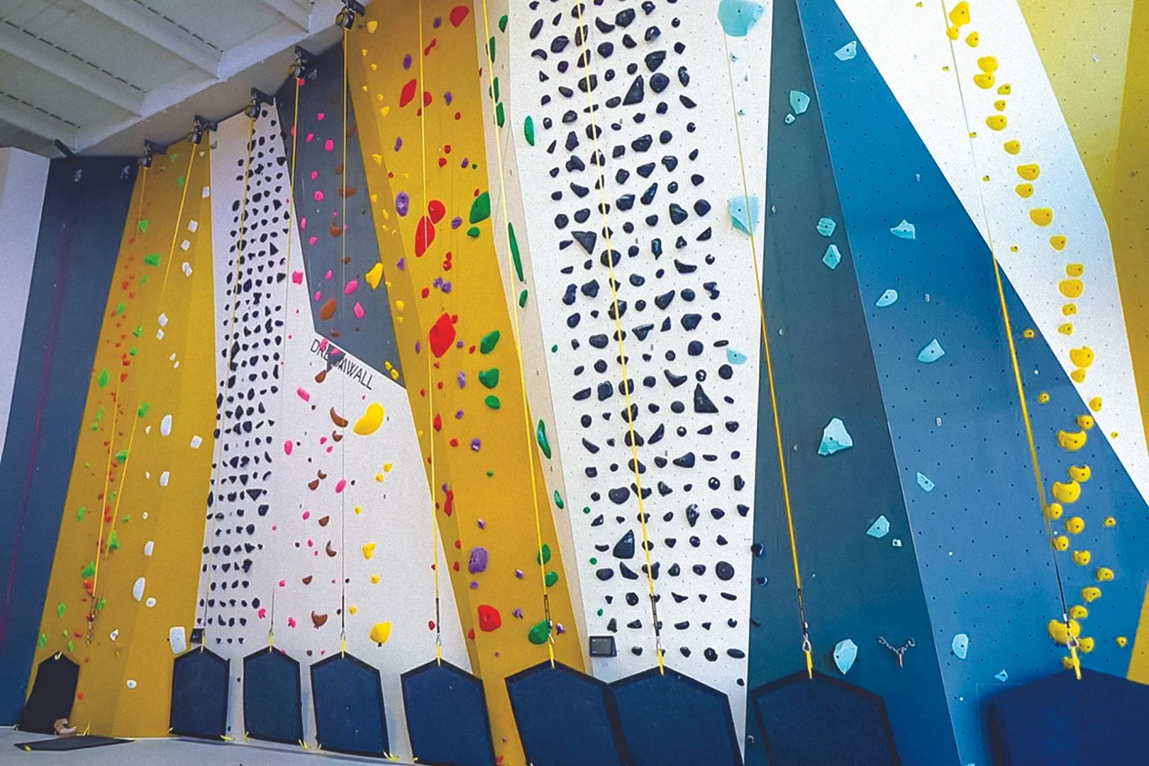 SPAIN_Manresa_EL PATI VERTICAL_WEB_4.jpg