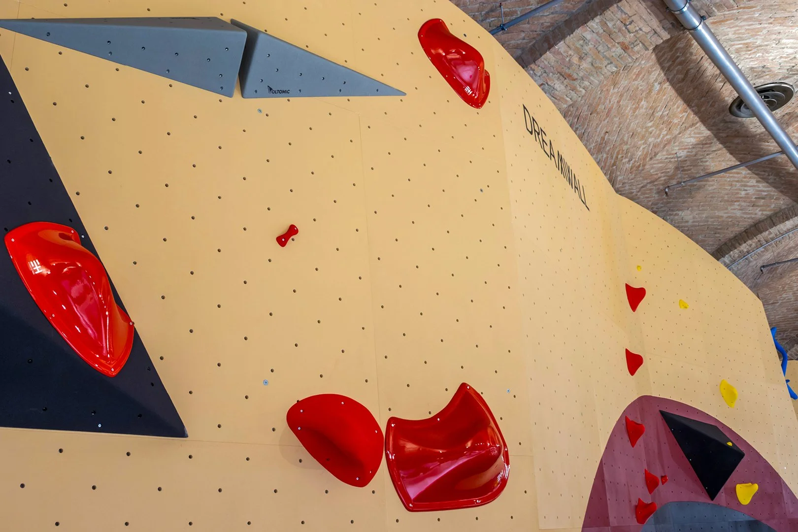 ITALY_Trieste, Friuli‑Venezia Giulia_DOLOMYTE BOULDERING GYM_WEB_5.jpg