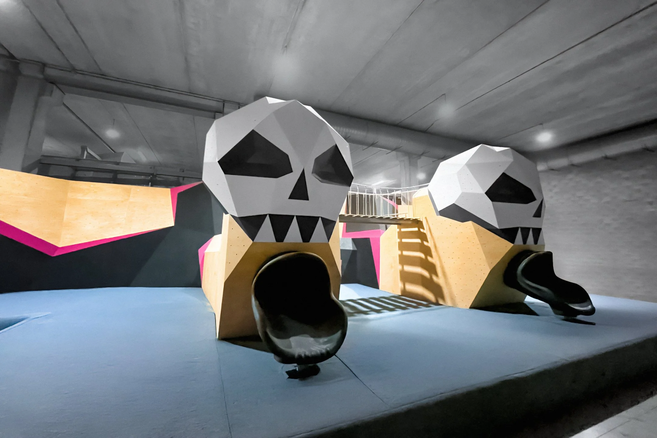 FRANCE_Mougins, Alpes‑Maritimes_BLOC PARTY CLIMBING_WEB_10.jpg