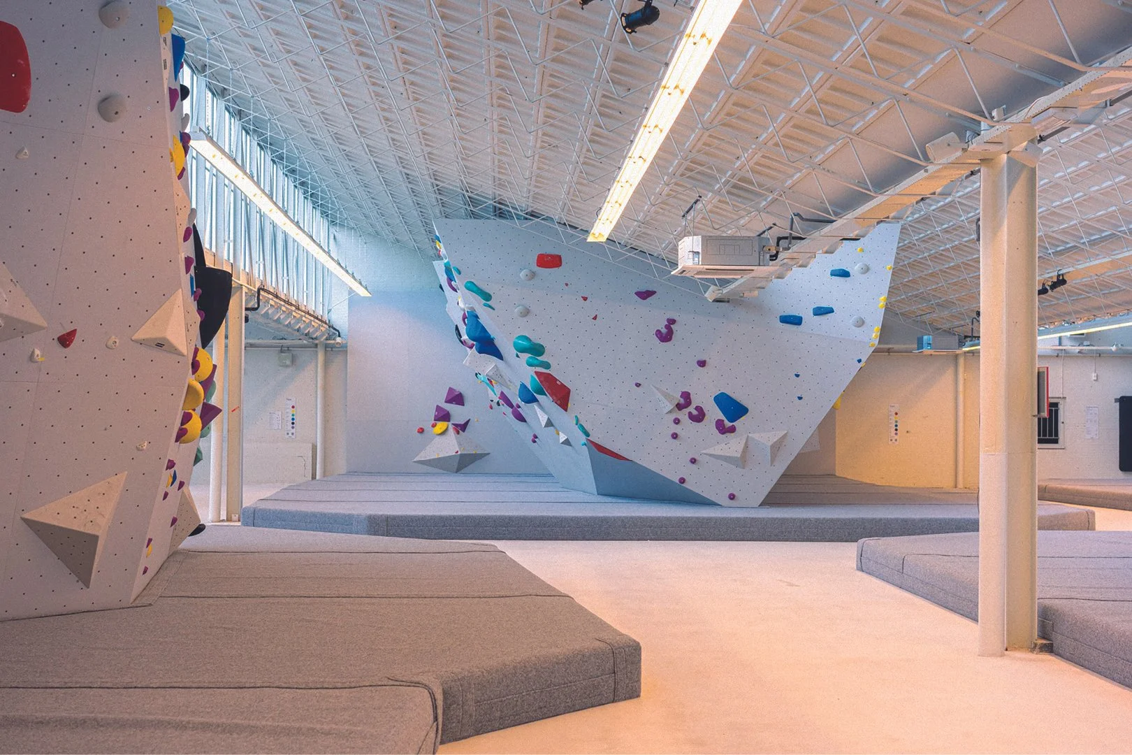 NETHERLANDS_Hilversum, North Holland_MONK_WEB_.jpg