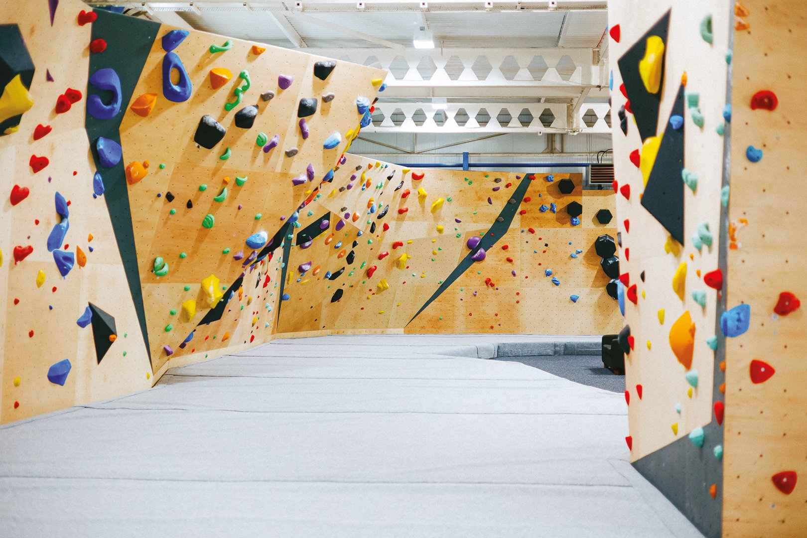 UK_Kendal_LAKE LAND CLIMBING CENTRES_WEB_3.jpg