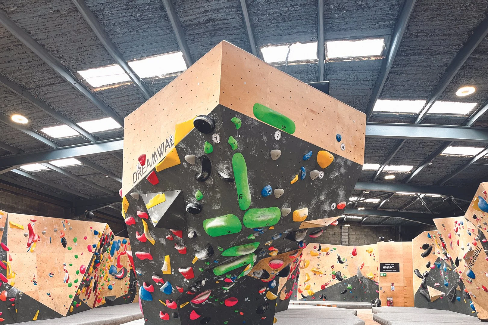 IRELAND_Dublin_BLOC CLIMBING GYM_WEB_3.jpg