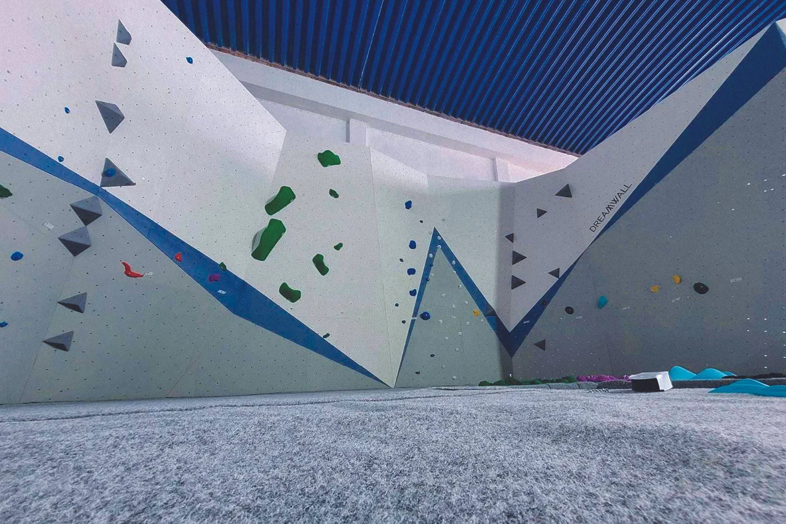 PORTUGAL_Peniche, Leiria_THE WEST CLIMBING CENTER_WEB_2.jpg