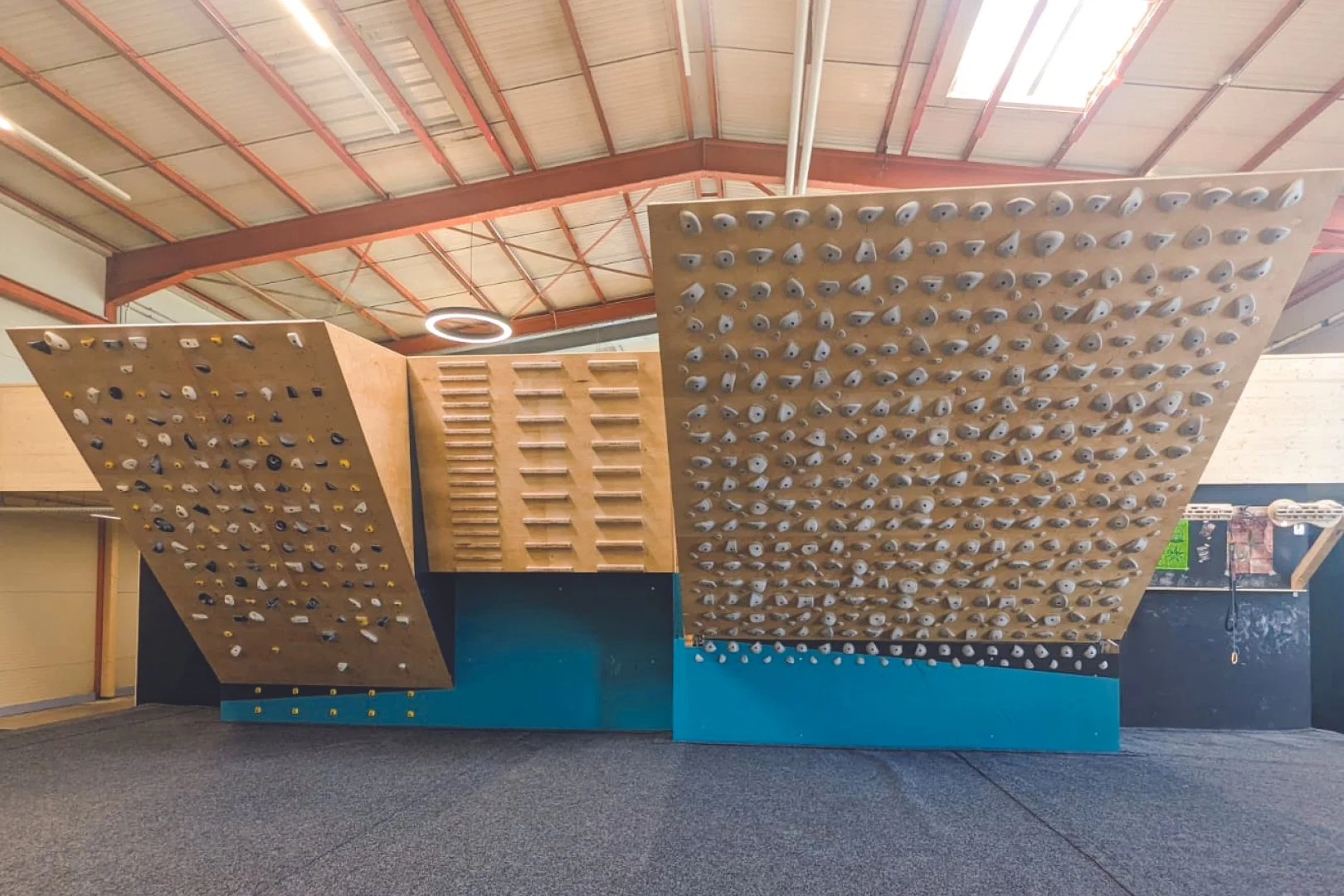 SWITZERLAND_Bulle, Fribourg_L’ENTREPôT_WEB_4.jpg