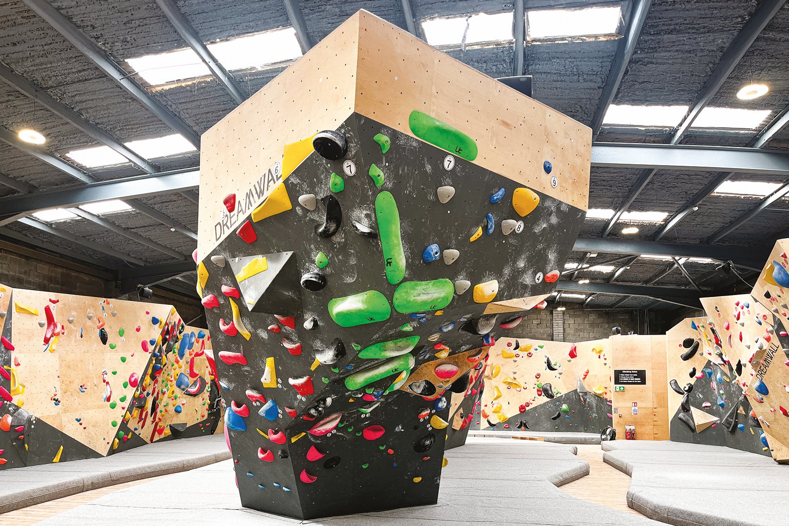 IRELAND_Dublin_BLOC CLIMBING GYM_WEB_3.jpg