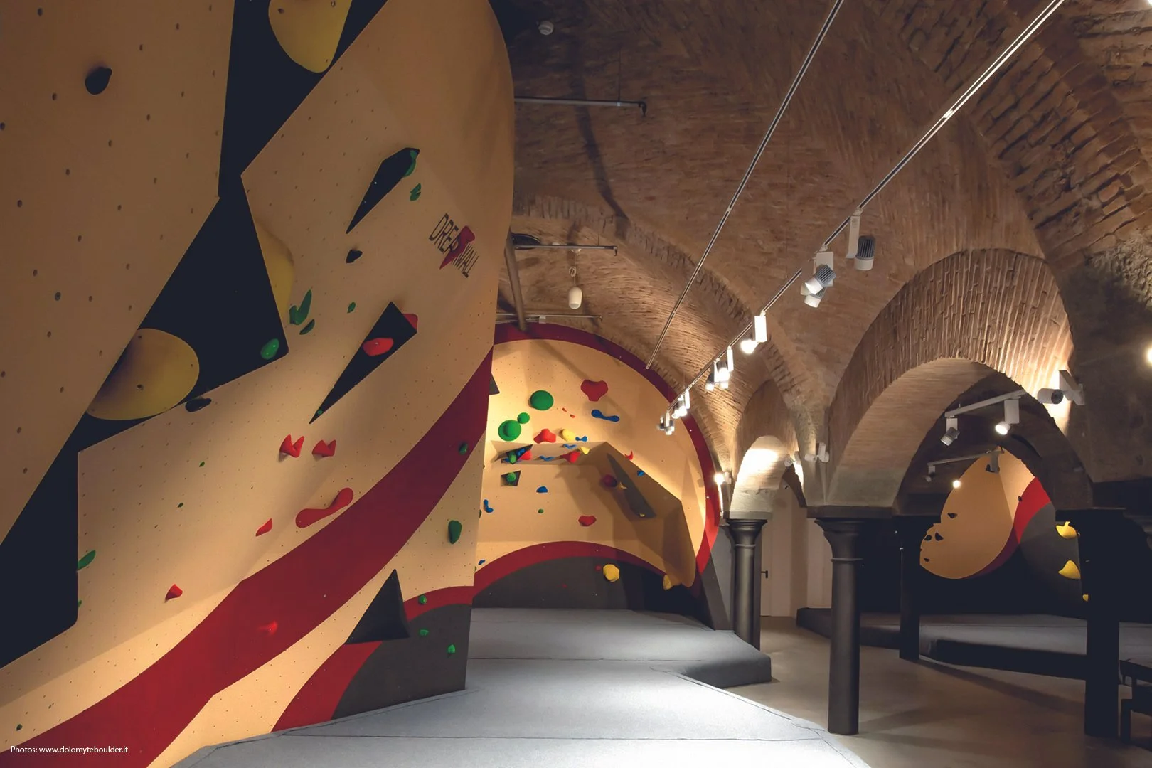 ITALY_Trieste, Friuli‑Venezia Giulia_DOLOMYTE BOULDERING GYM_WEB_4.jpg