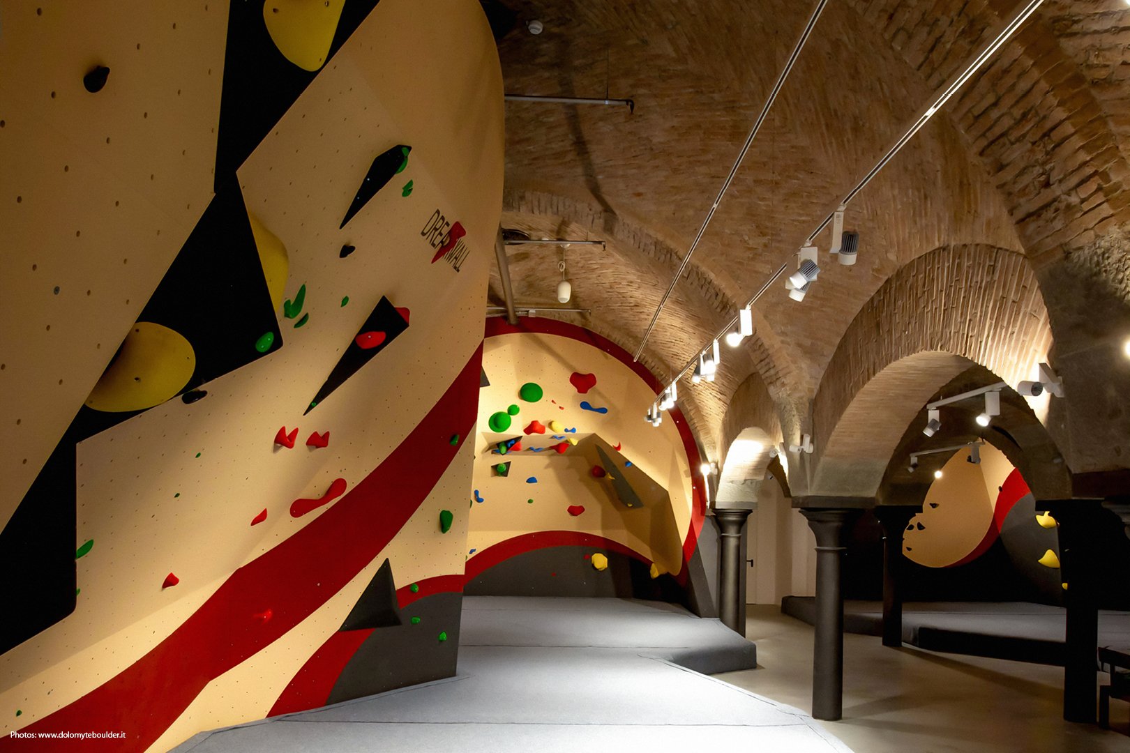 ITALY_Trieste, Friuli‑Venezia Giulia_DOLOMYTE BOULDERING GYM_WEB_4.jpg