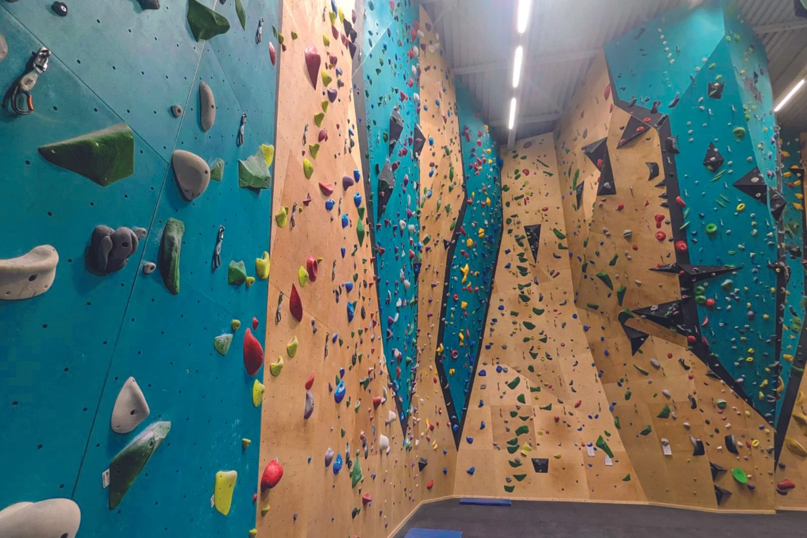 SWITZERLAND_Bulle, Fribourg_L’ENTREPôT_WEB_2.jpg