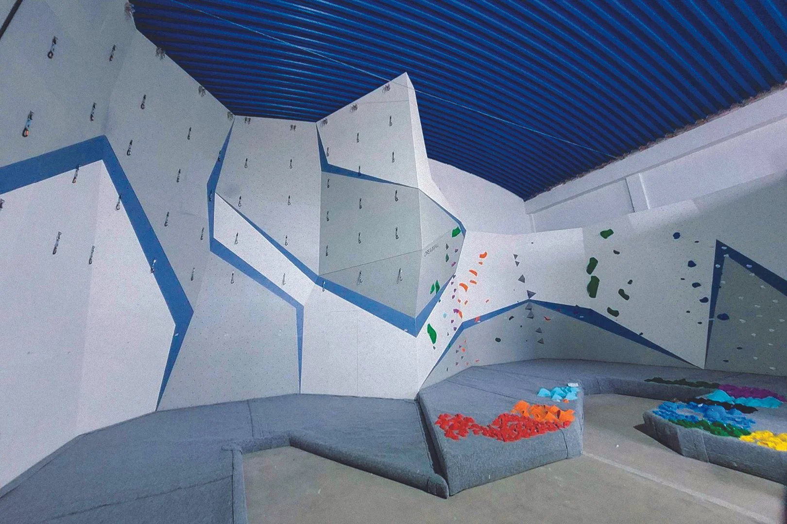 PORTUGAL_Peniche, Leiria_THE WEST CLIMBING CENTER_WEB_.jpg