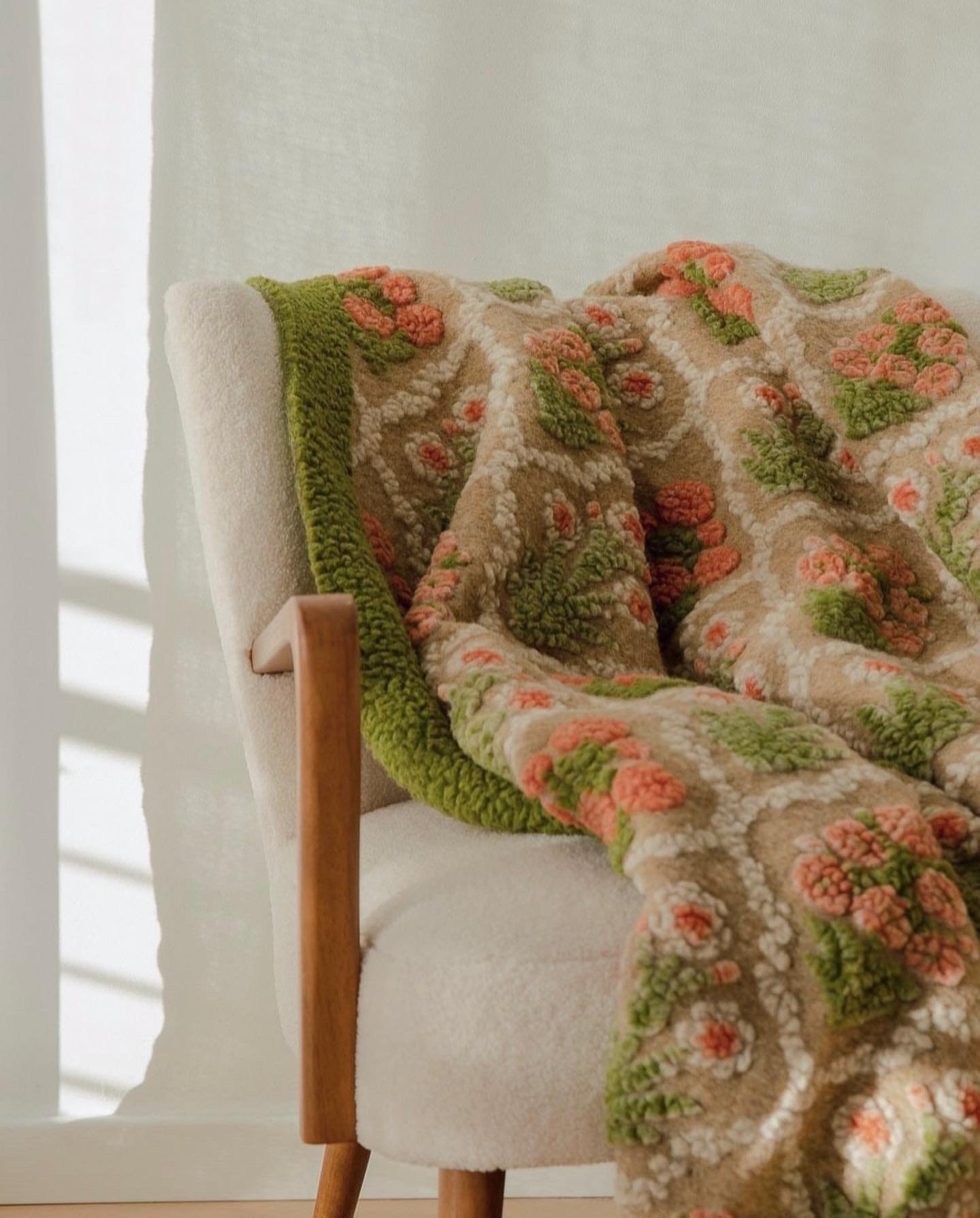 Frati Home: Where Tradition Meets Sustainable Luxury🌸 

Dive into a world of exquisite fabrics crafted with care and conscience. From bamboo fleece to boiled wool, each piece is thoughtfully created to ensure your comfort and care for the planet. 

