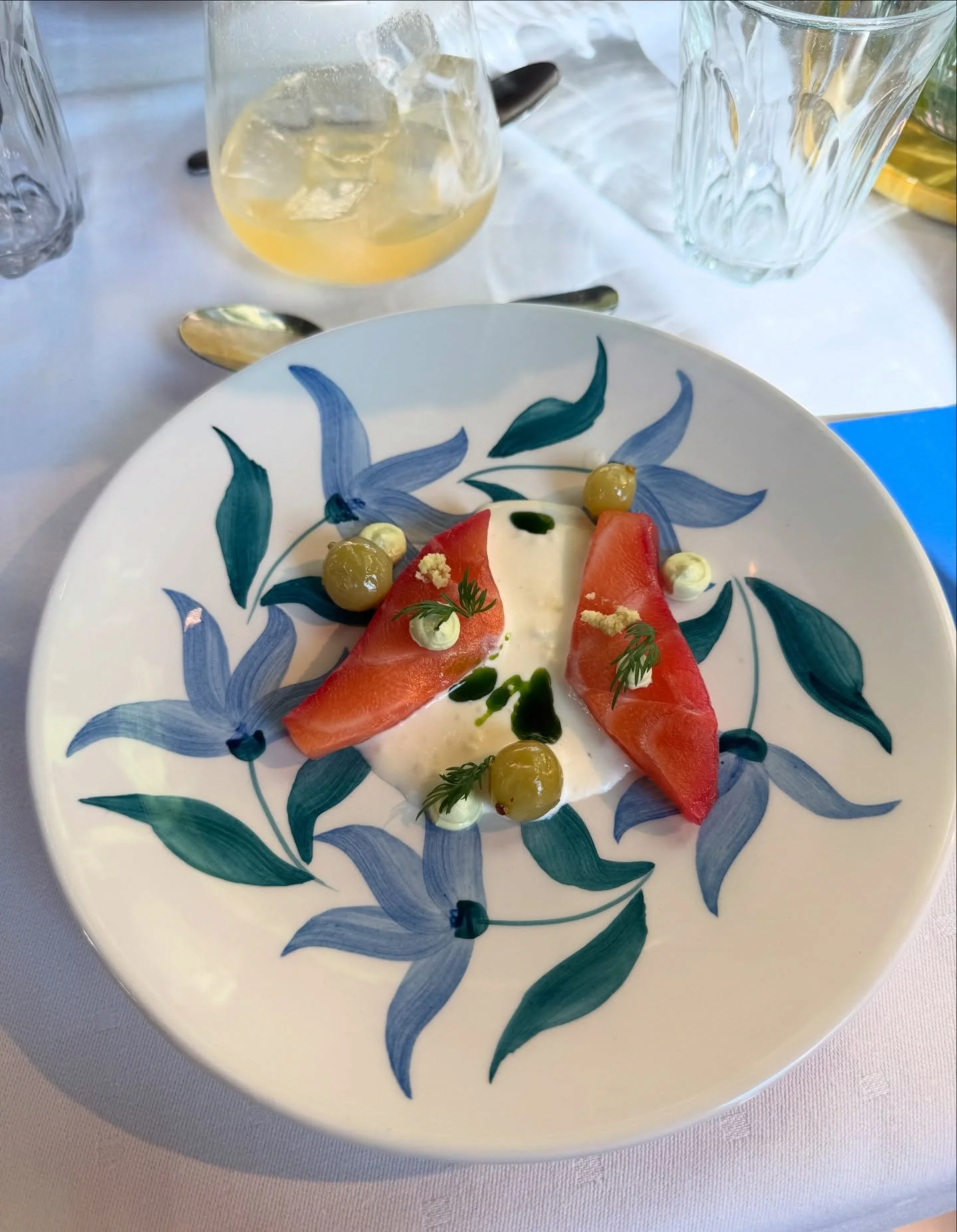 One more post of this beautiful table setting, the launch of Flower Collection from Mateus🩵🌿

#mateus #mateuscollection #tableware #servise #borddekking #dukning #interi&oslash;r #interi&ouml;r #interior #interiordesign #interiordecor #interiorinsp