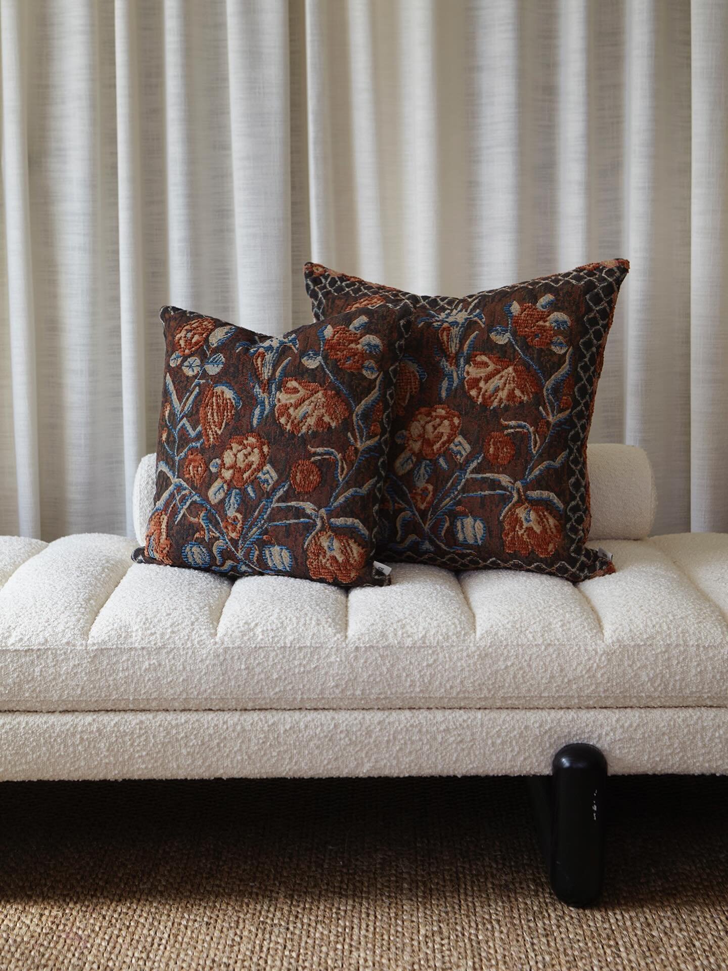 Kitty Sablu / Anniken Flower cushion 🌼
An intricate 18th-century Norwegian floral, reimagined in electric blue and rust on a deep brown base. Woven in Italy from refined chenille, it brings autumn warmth, rich texture, and a bold modern edge to any 