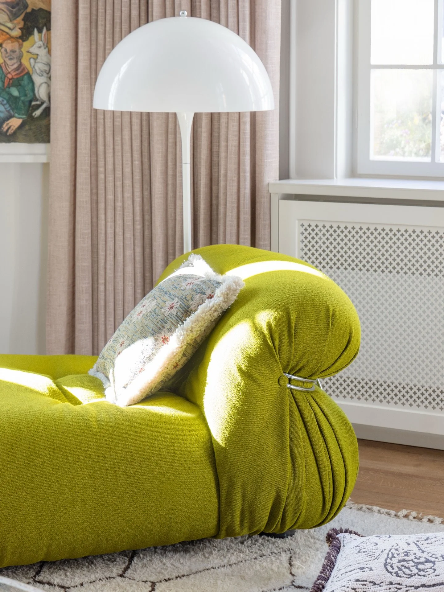 Make a spring statement with Annie Flower Fringe Cuahion from our own brand @kittysablu 🪴

Shot and styled by the talented @filippatredal &amp; @tonekrok 

#kittysablu #norwegiandesign #madeinitaly #interi&oslash;r #pute