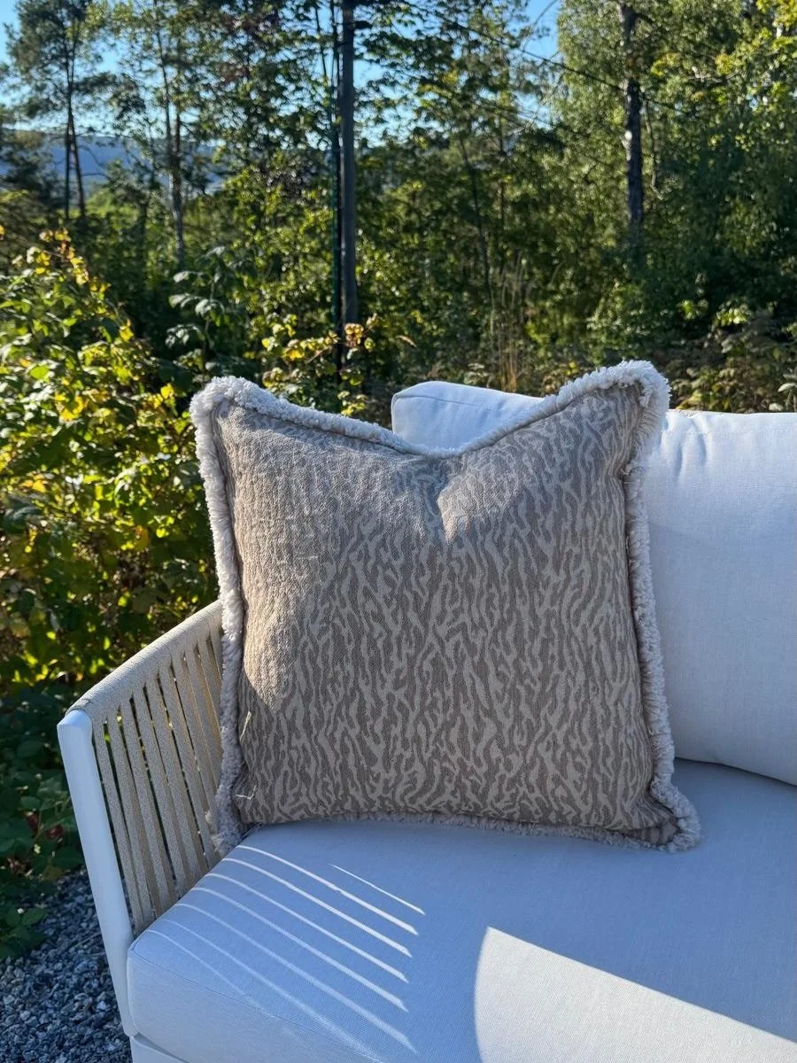 Agnes Fringe Cushion from @kittysablu 🪴

#kittysablu #pute #interi&oslash;r #madeinitaly #insidetooas