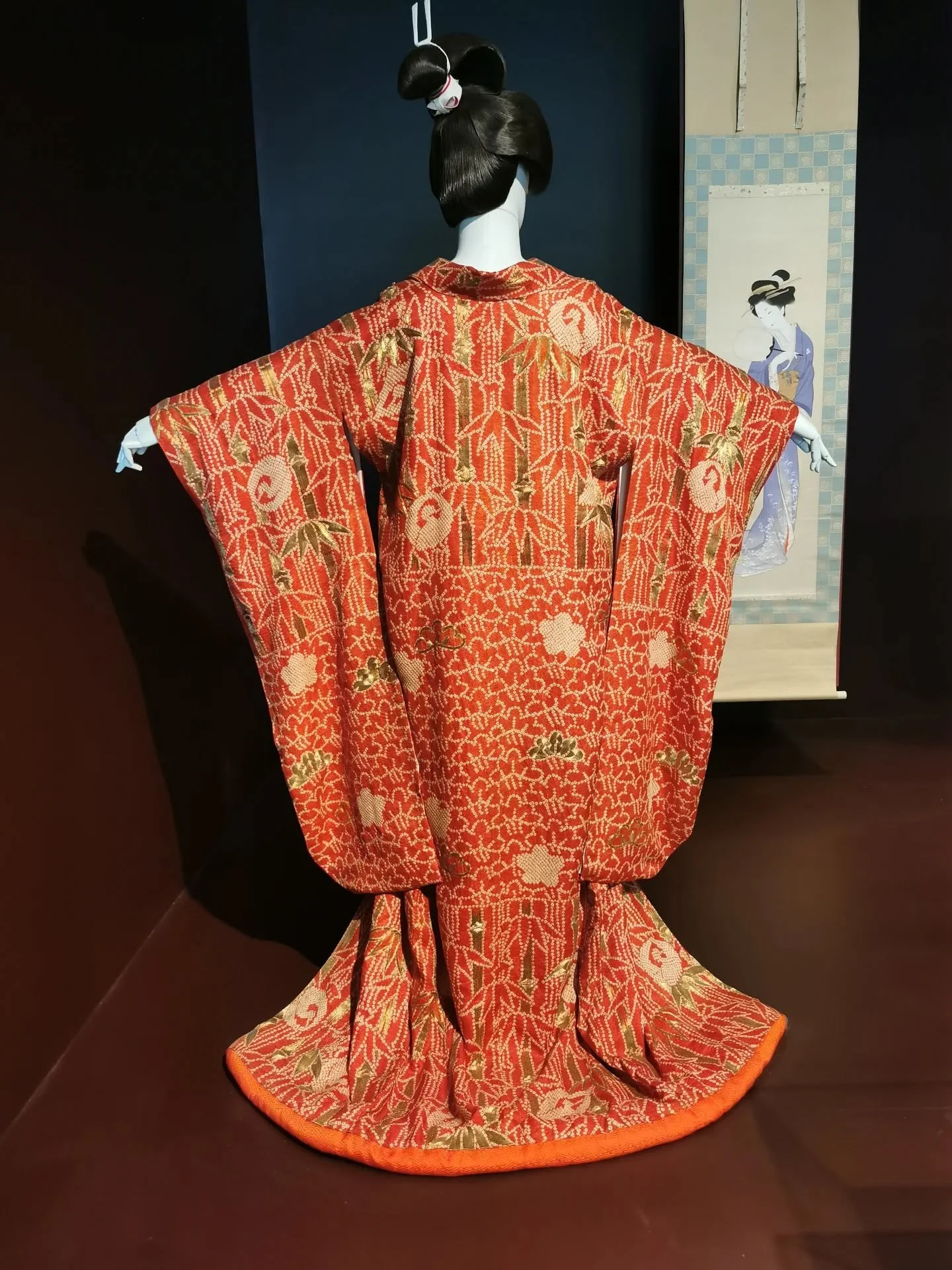 So thrilled to see the Kimono exhibition at the National Gallery of Victoria last week. A fabulous tour through the history of this iconic Japanese garment....from the centuries ago feudal lords, geisha and samurai, thru modern global fashion houses