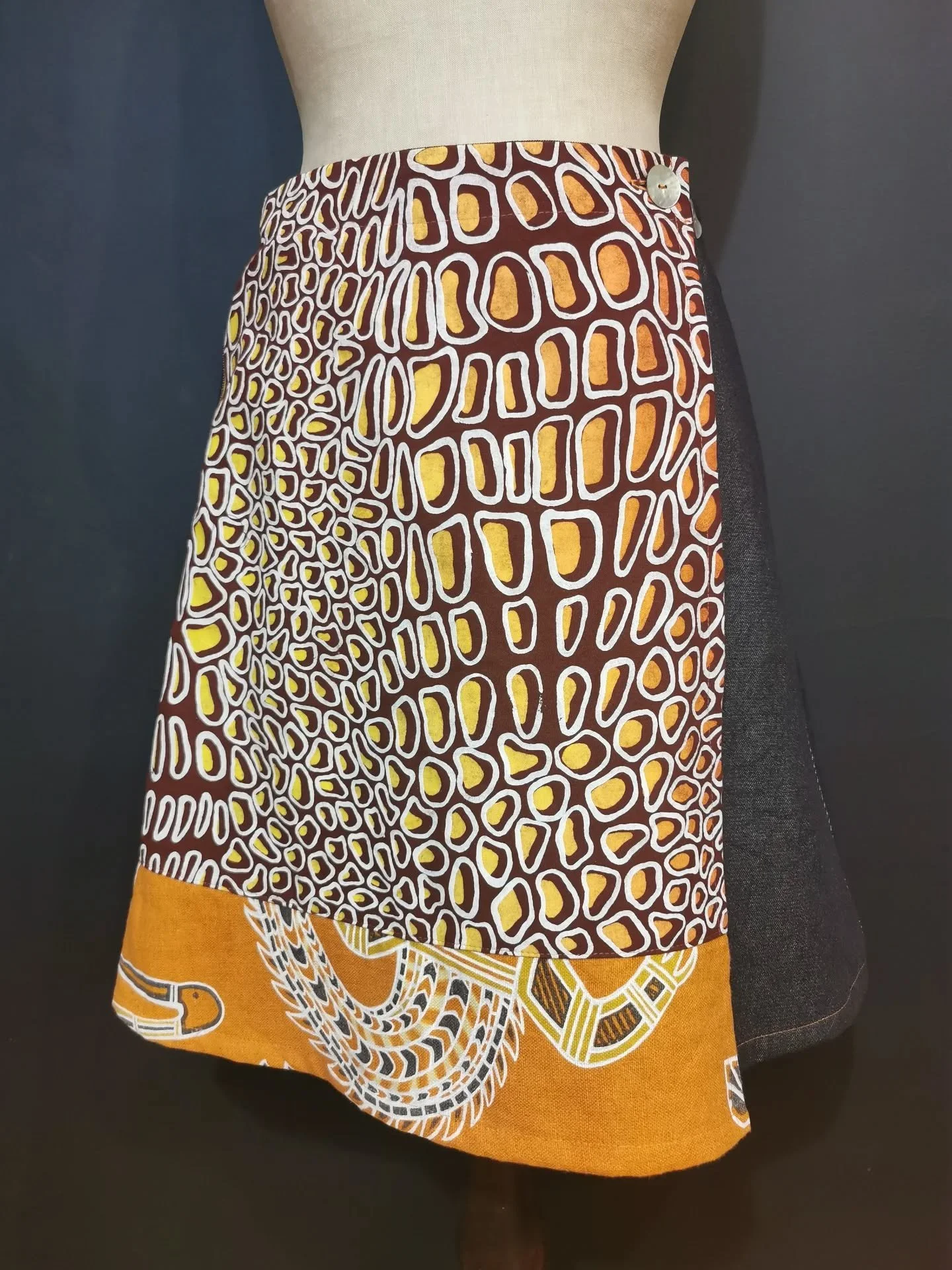 I've made a couple of new wrap skirts this week using beautiful screenprinted fabrics from Merrepen Arts in the Northern Territory that I purchased a few months ago after seeing a video on Instagram of the amazing artists screenprinting these lengths