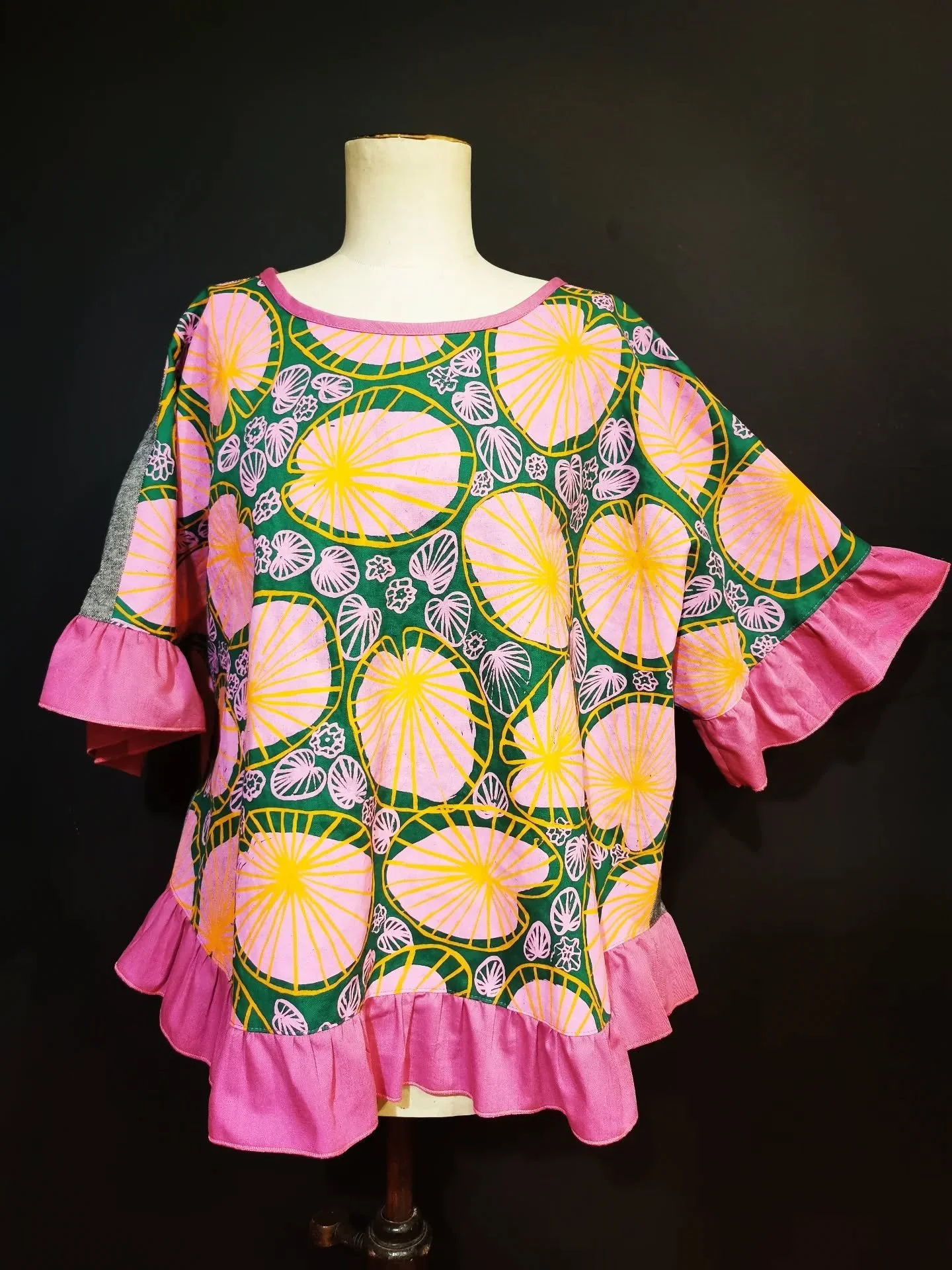 I actually made myself a top this week with the beautiful 'Waterlily/Big Leaf' screenprinted linen by Louise Pandella. As well as one for sale in the stunning 'Crocodile Skin' design by Aaron McTaggart. Simple shaped tops to really show off the uniqu