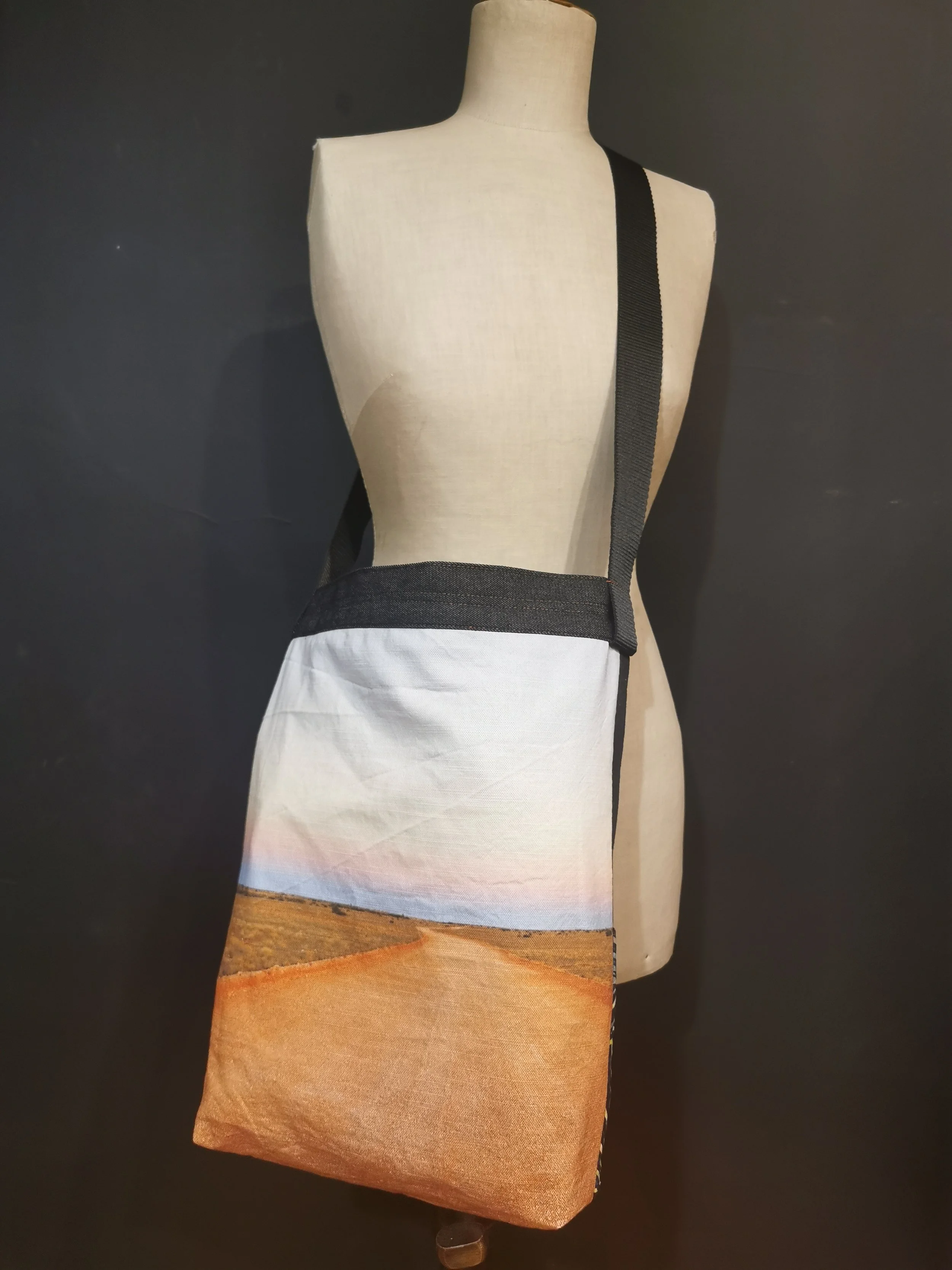 Outback Highway - Shoulder Bag