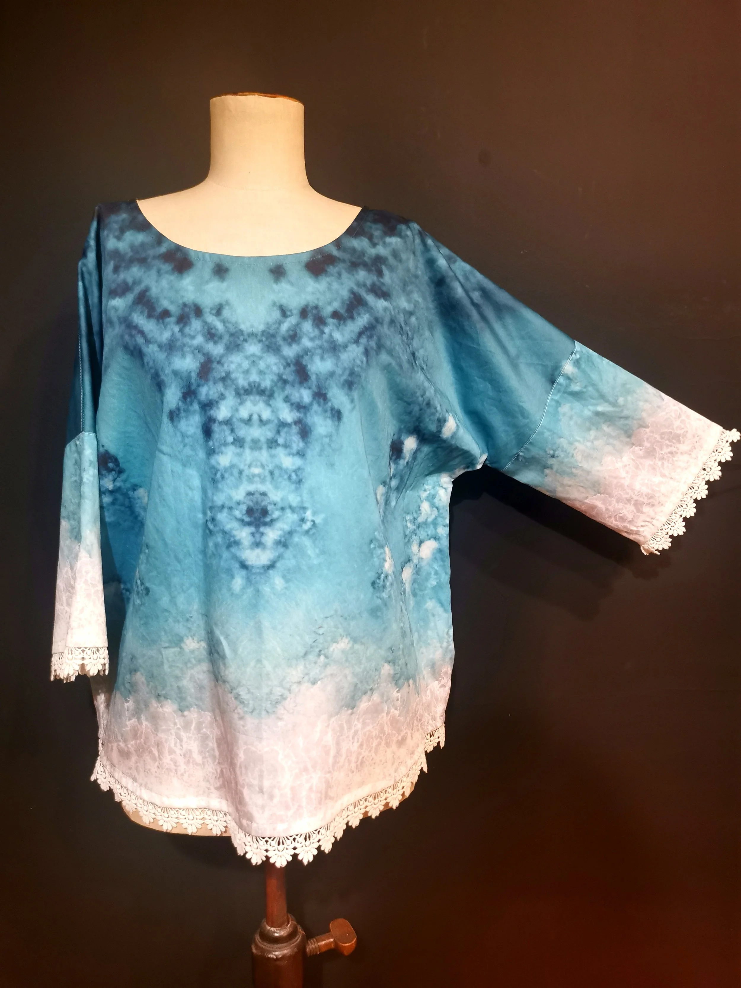 Sea Clouds - Boxy Top with Lace - Medium
