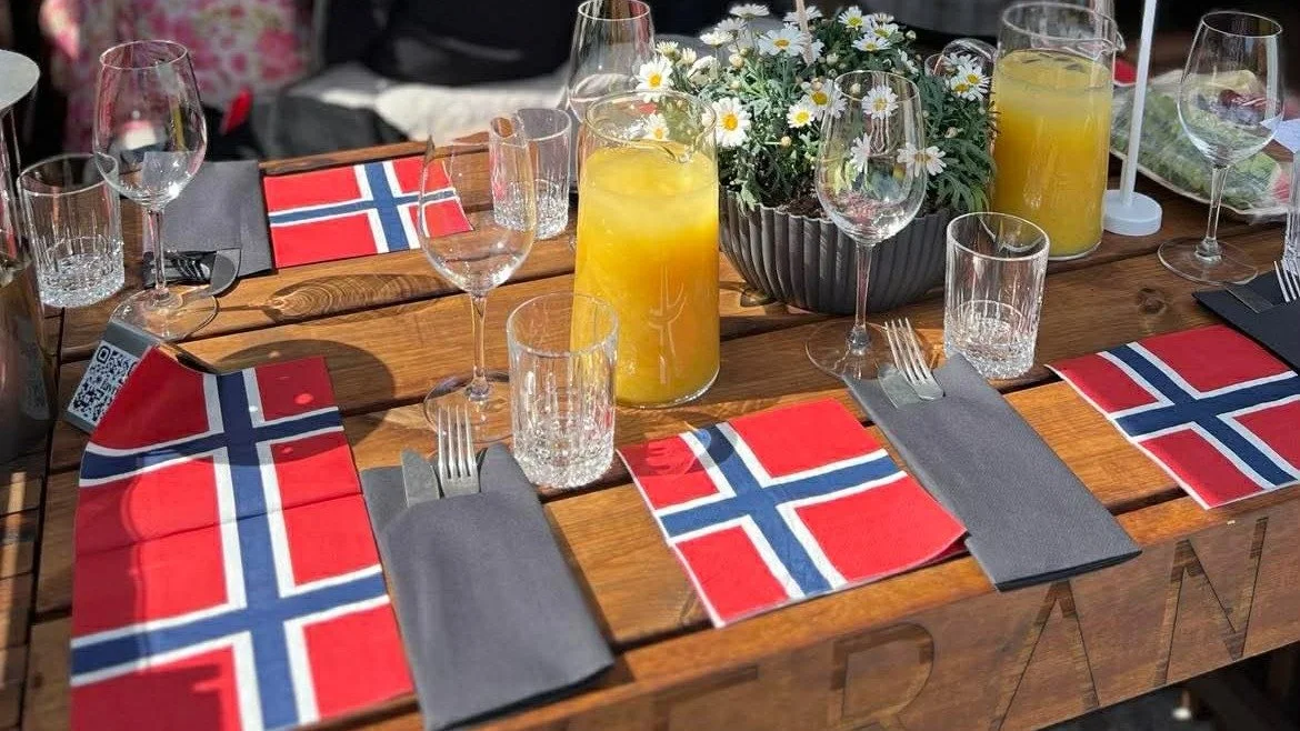 VERANDA - 17. mai feiring i toppetasjen (ute)