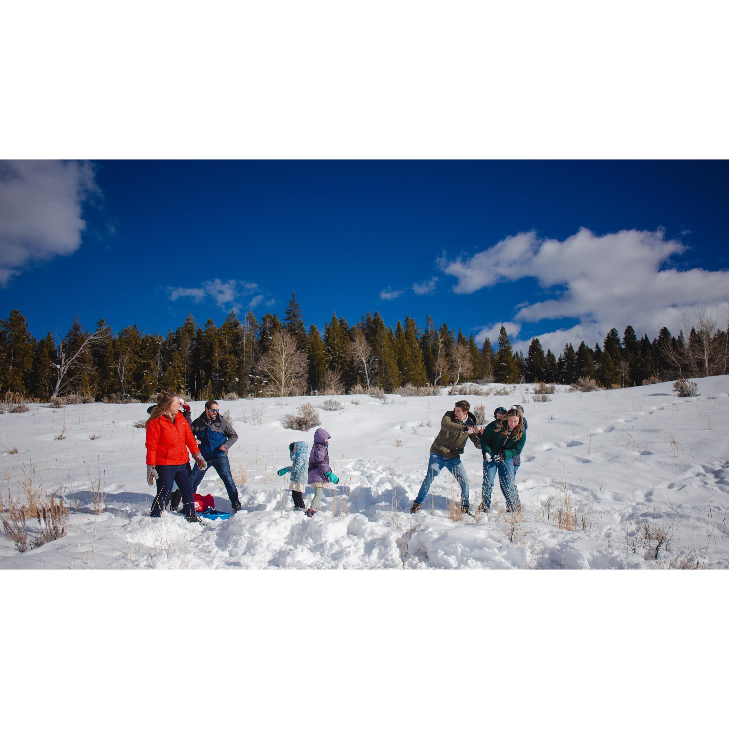 :::we interrupt this family photoshoot for an impromtu snowball fight:::

#bigskymontana #bigskytowncenter #bigskymt #bigskymontana #bigskyfamilyphotographer #bigskyfamily #bigskyfamilyvacation #bigskyfamilyvacationphotographer #bigskyphotographer