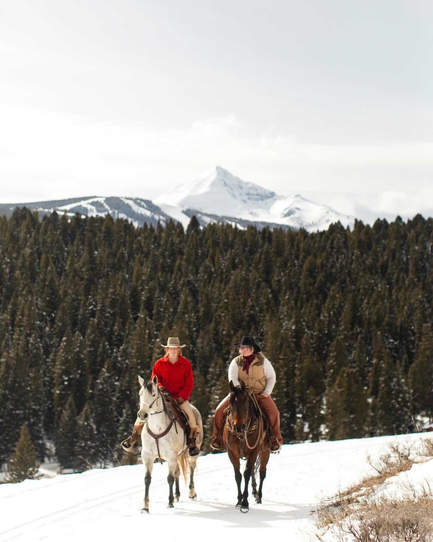 two of the pertiest cowgals in big sky.

#bigskymt #bigskycountry #lonemountainranch #bigskylife #montana