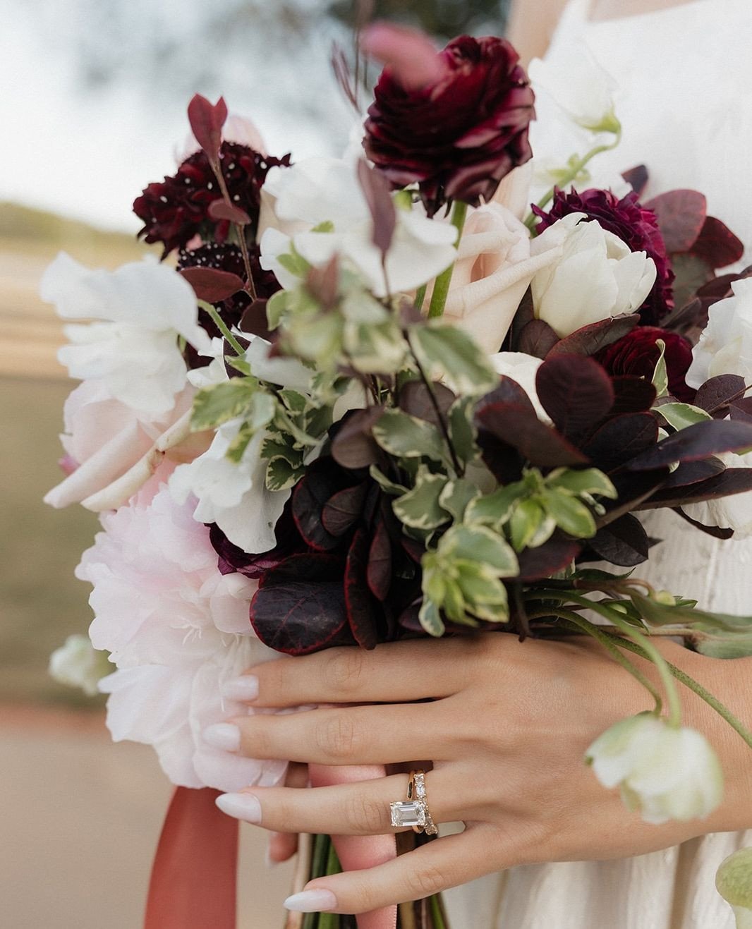 i have no other words other than i love this bouquet, i love this couple, and i loved this day! ⁠💐⁠
⁠
vendors:⁠
planner: @langleyeverafter⁠
venue: @smithoniafarm⁠
photographer: @peytonnicholephoto⁠
content creator: @boardingpasscontent⁠
caterer: @cr