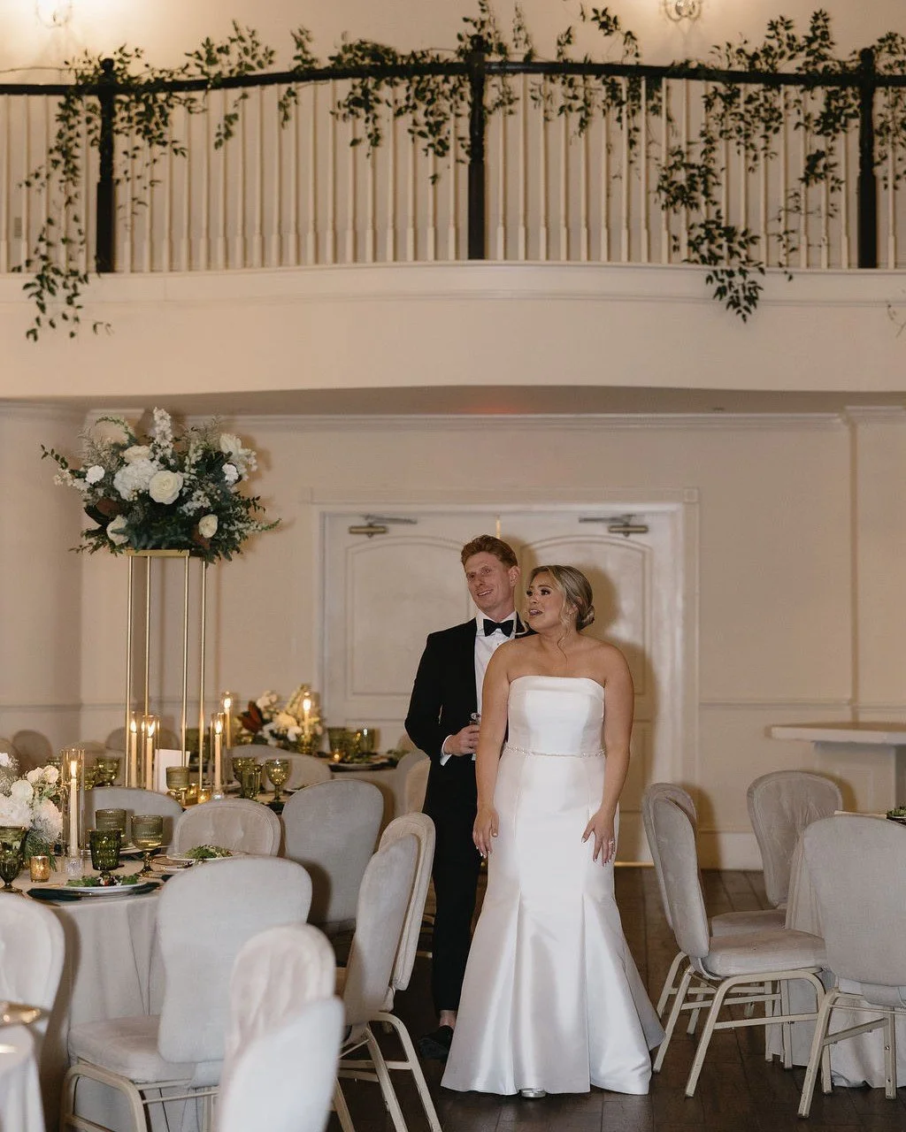 best reception reveal ever 😭

Emily + I worked long and hard on her reception design and it came together perfectly! From the florals to the colors, she was so pleased with how everything looked!! 
Forever my goal here at Langley Ever After 🥹🤍

Ve
