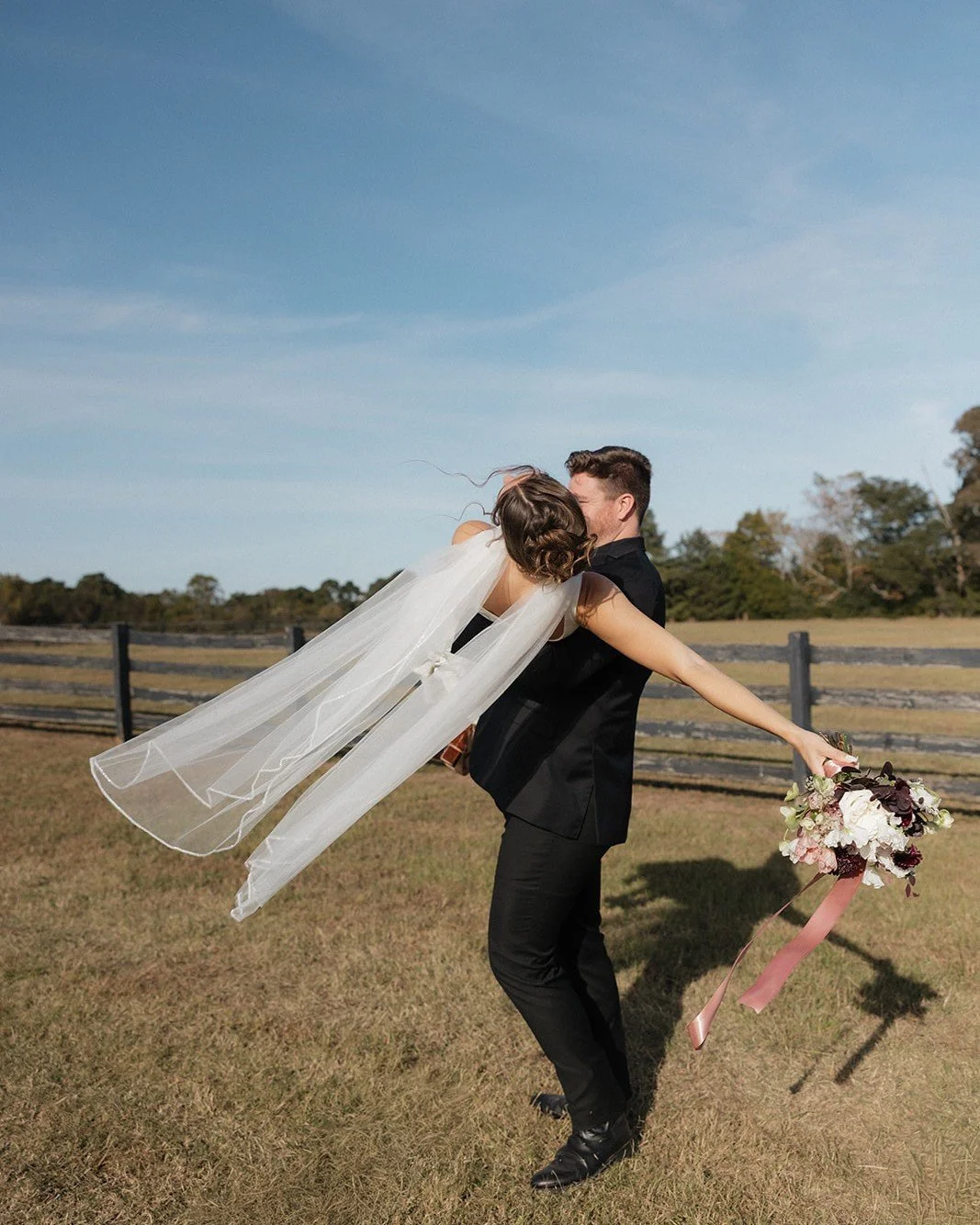 one year ago - the bluest sky, the sweetest couple, and memories for a lifetime.

we loved celebrating Ellen + Graeme a year ago today. praying blessing over your marriage for years to come! 

vendors:
planner: @langleyeverafter
venue: @smithoniafarm